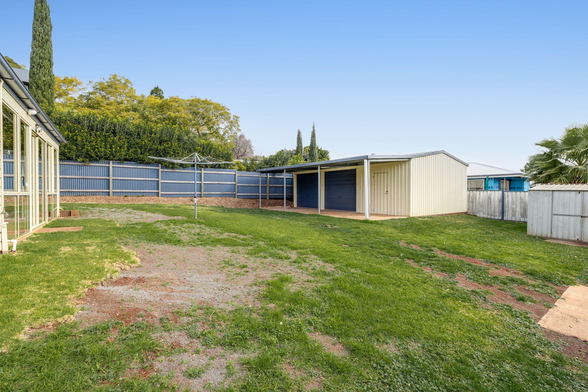 Charming Newtown Home - Corner Block - Huge Shed