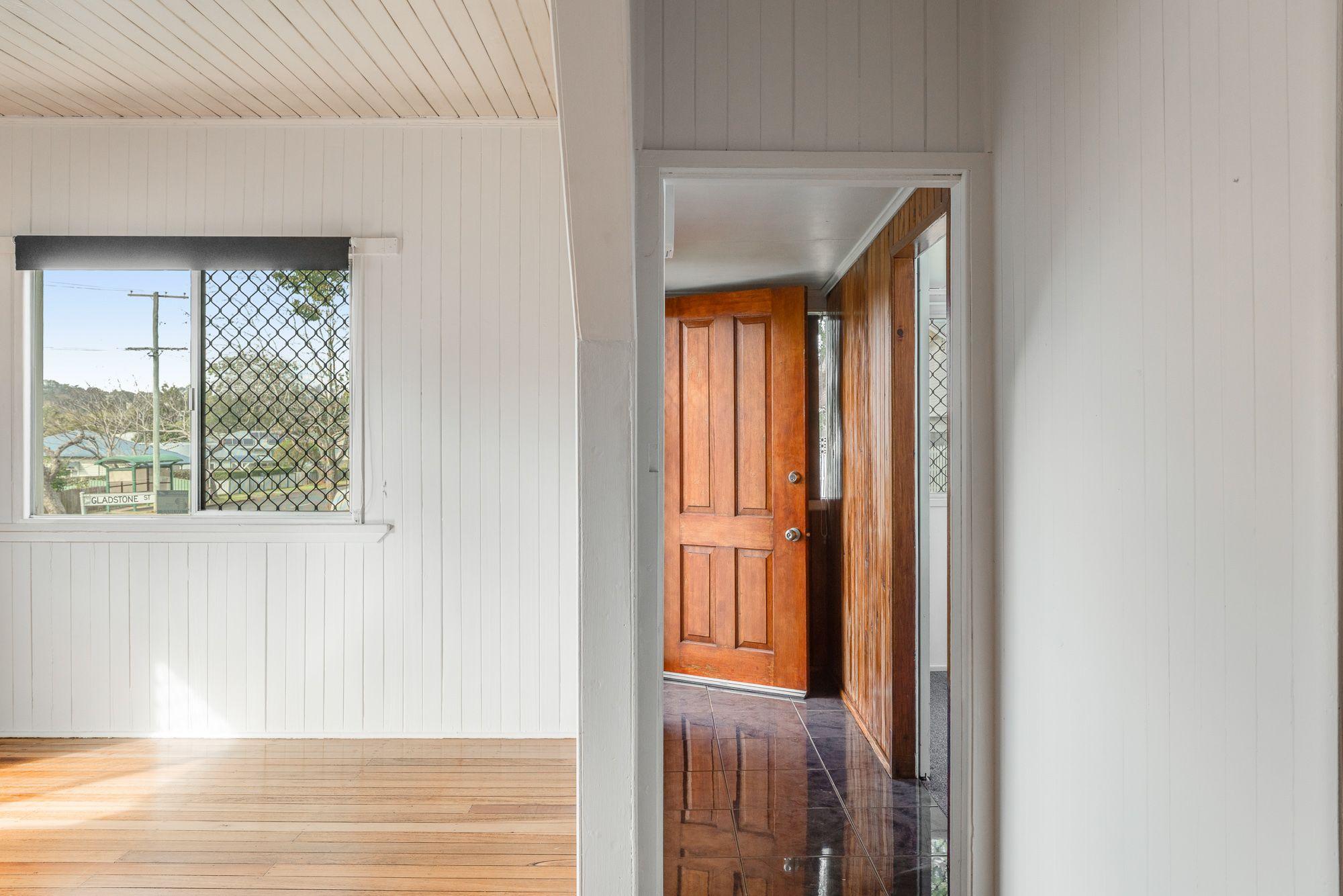 Charming Newtown Home - Corner Block - Huge Shed