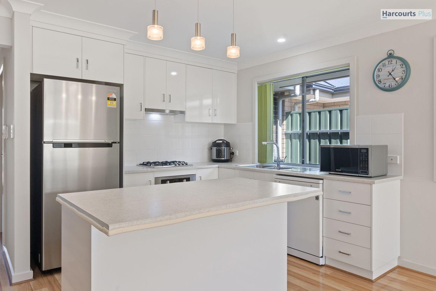 25 Seaway Road, HALLETT COVE, SA 5158 - House for Rent - harcourts.net