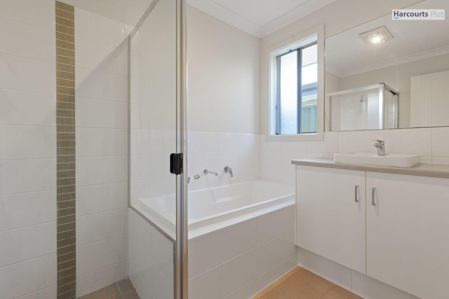 25 Seaway Road, HALLETT COVE, SA 5158 - House for Rent - harcourts.net