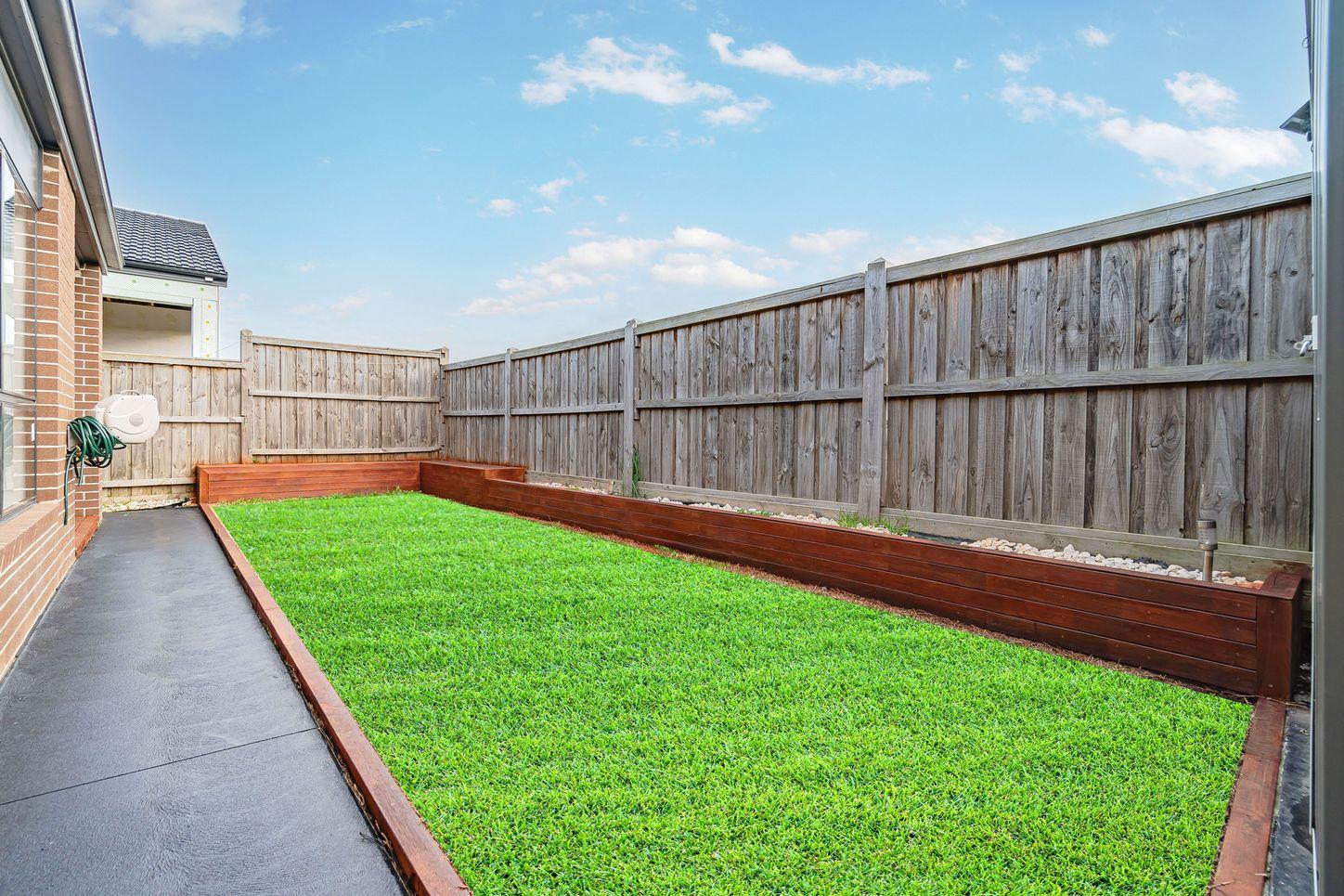 65 Barkers Crescent, MICKLEHAM, VIC 3064 - House for Rent - harcourts.net