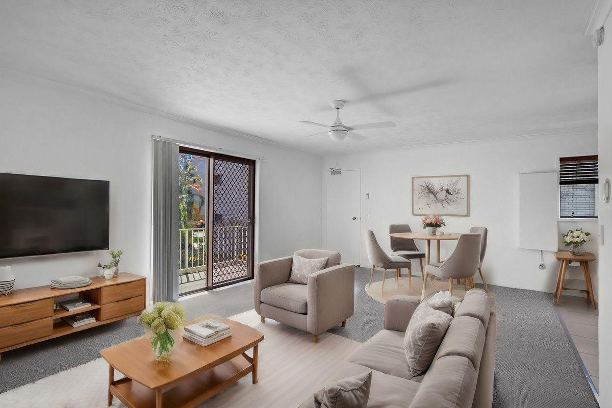 Prop-GPT: Property: QLD Labrador, QLD 4215 Queensland 4215