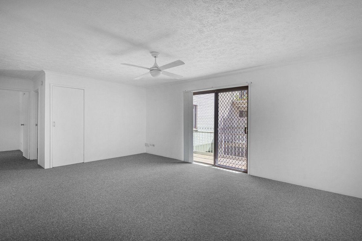 4/8 Baker Avenue, Labrador, QLD 4215 - Apartment for Rent - harcourts.net