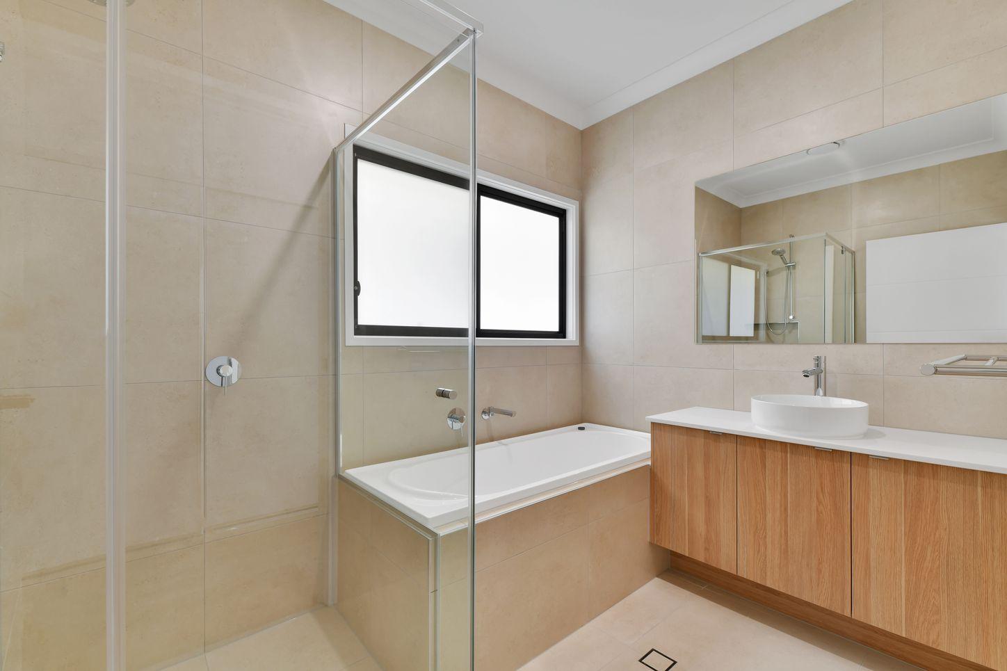 1/2 Tetragona Drive, ARANA HILLS, QLD 4054 - House for Rent - harcourts.net