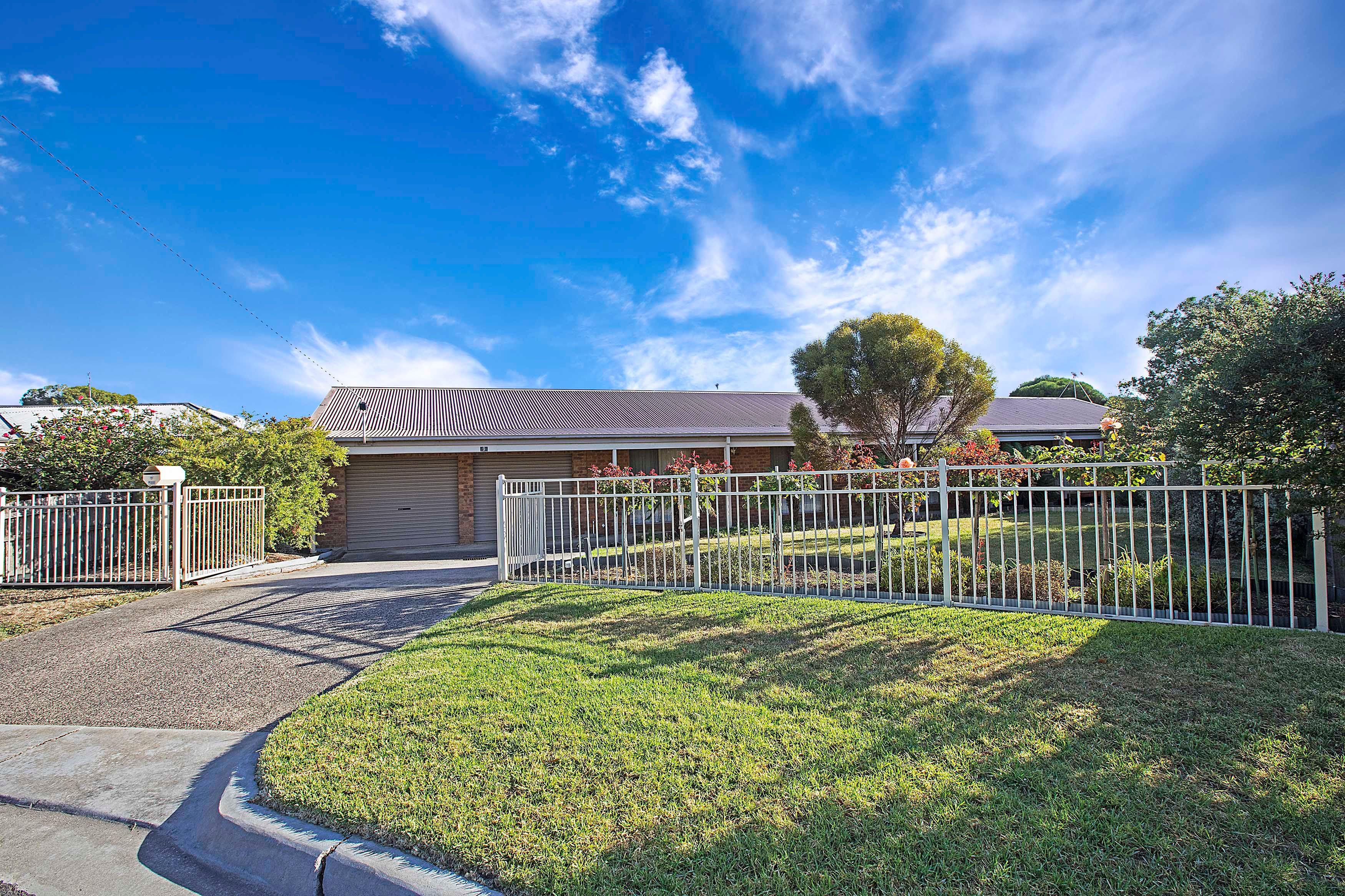 Prop-GPT: House: VIC Grovedale, VIC 3216 Home For Rent