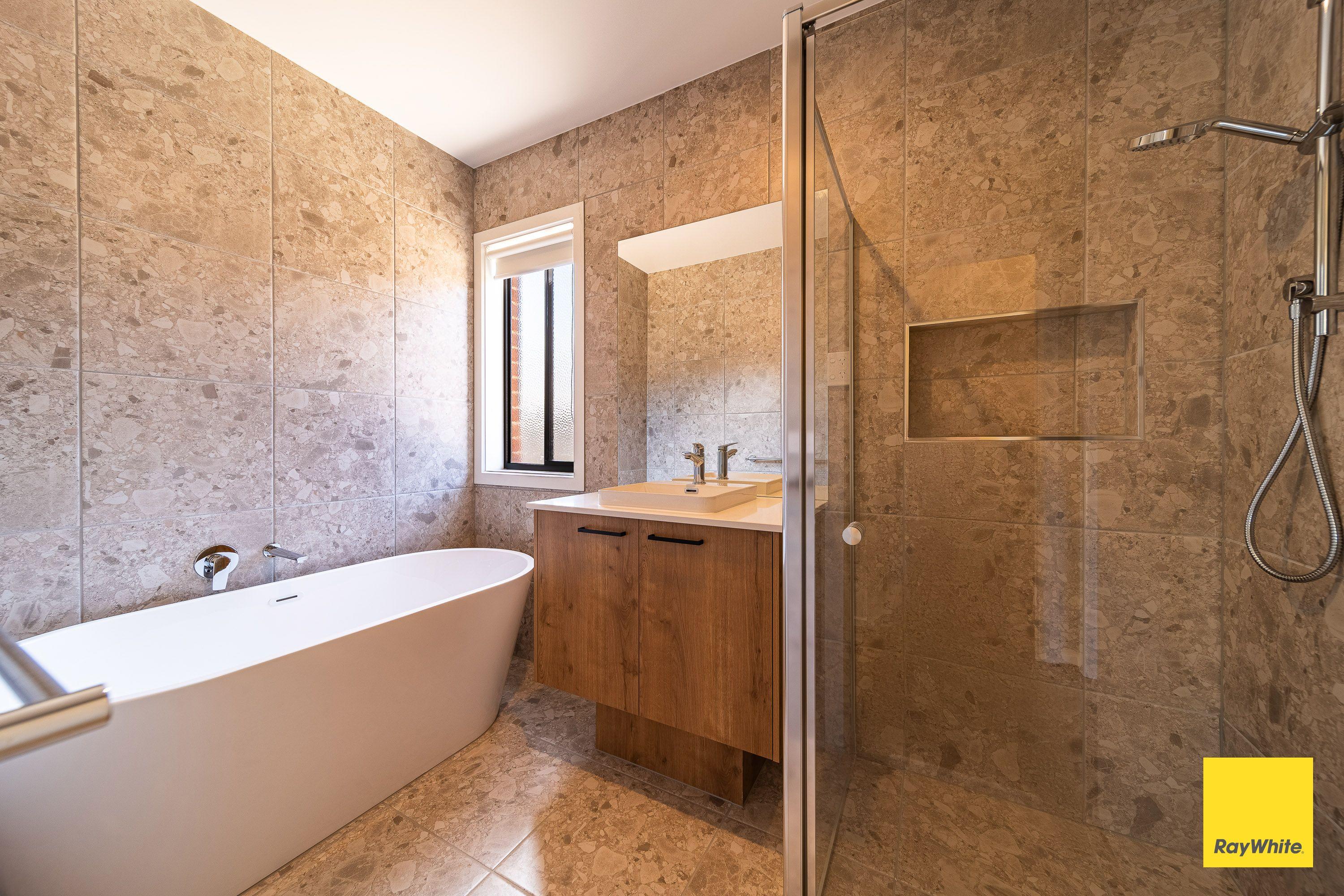 Stunning 4 Bedroom Home in Jackass Flat