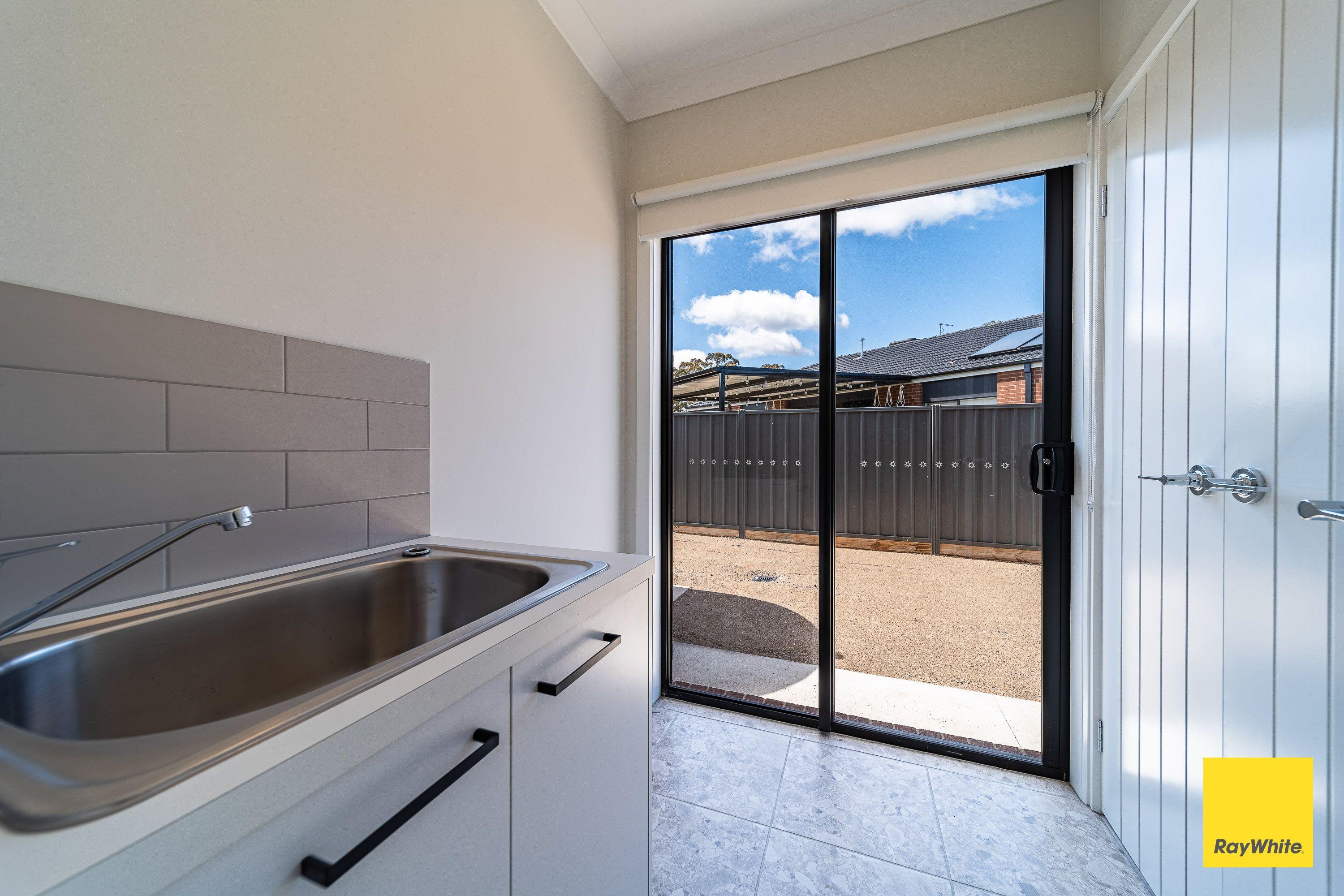 Stunning 4 Bedroom Home in Jackass Flat