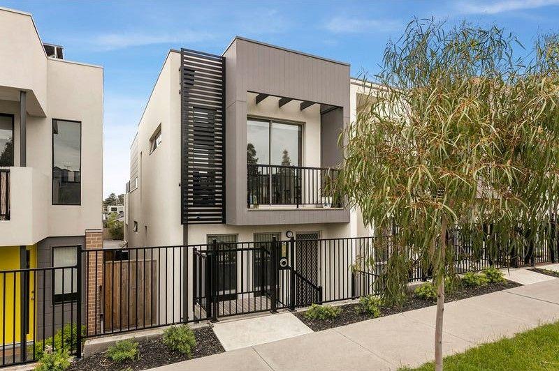 Prop-GPT: Townhouse: VIC Coburg North, VIC 3058 Home For Rent