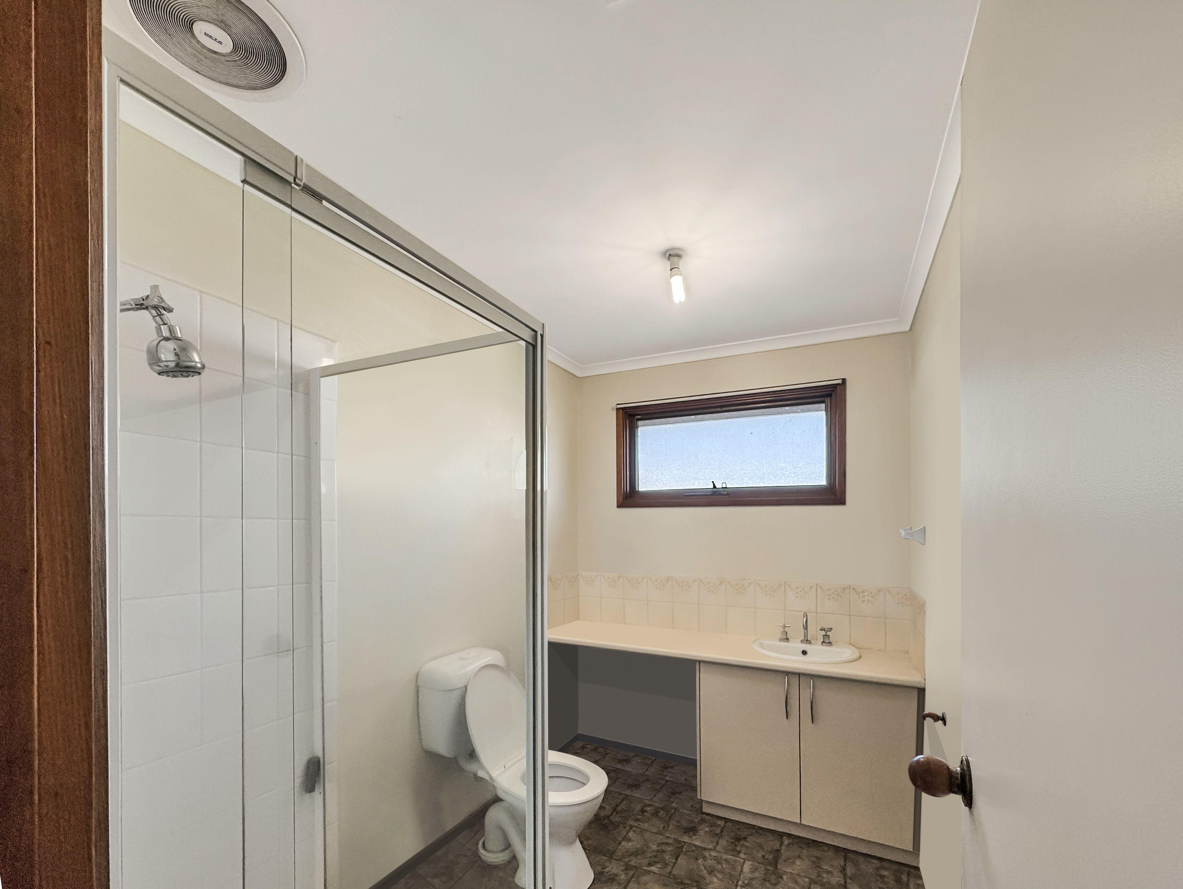 SPACIOUS 2 BEDROOM UNIT