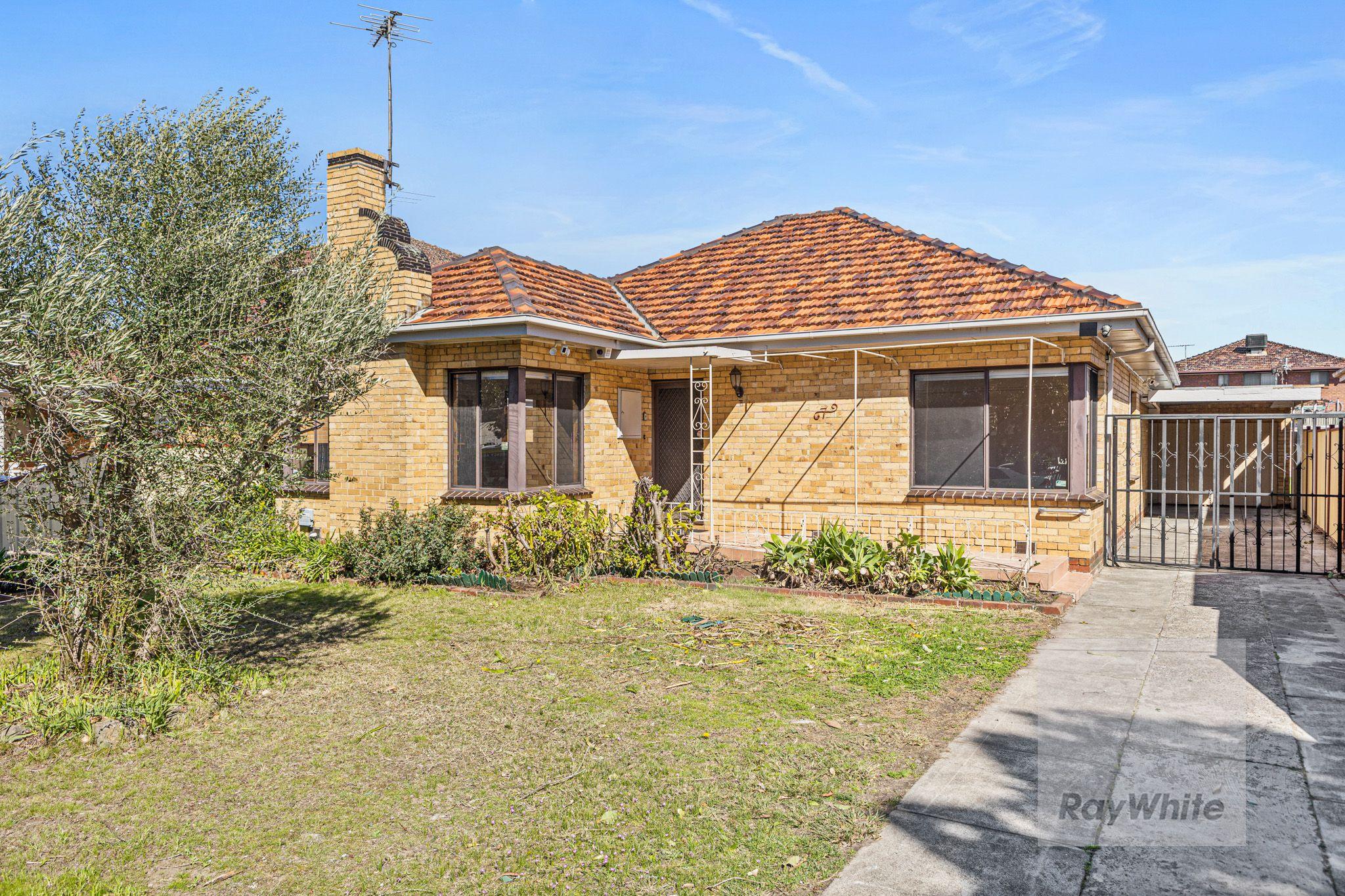 Prop-GPT: House: VIC Reservoir, VIC 3073 Home For Rent