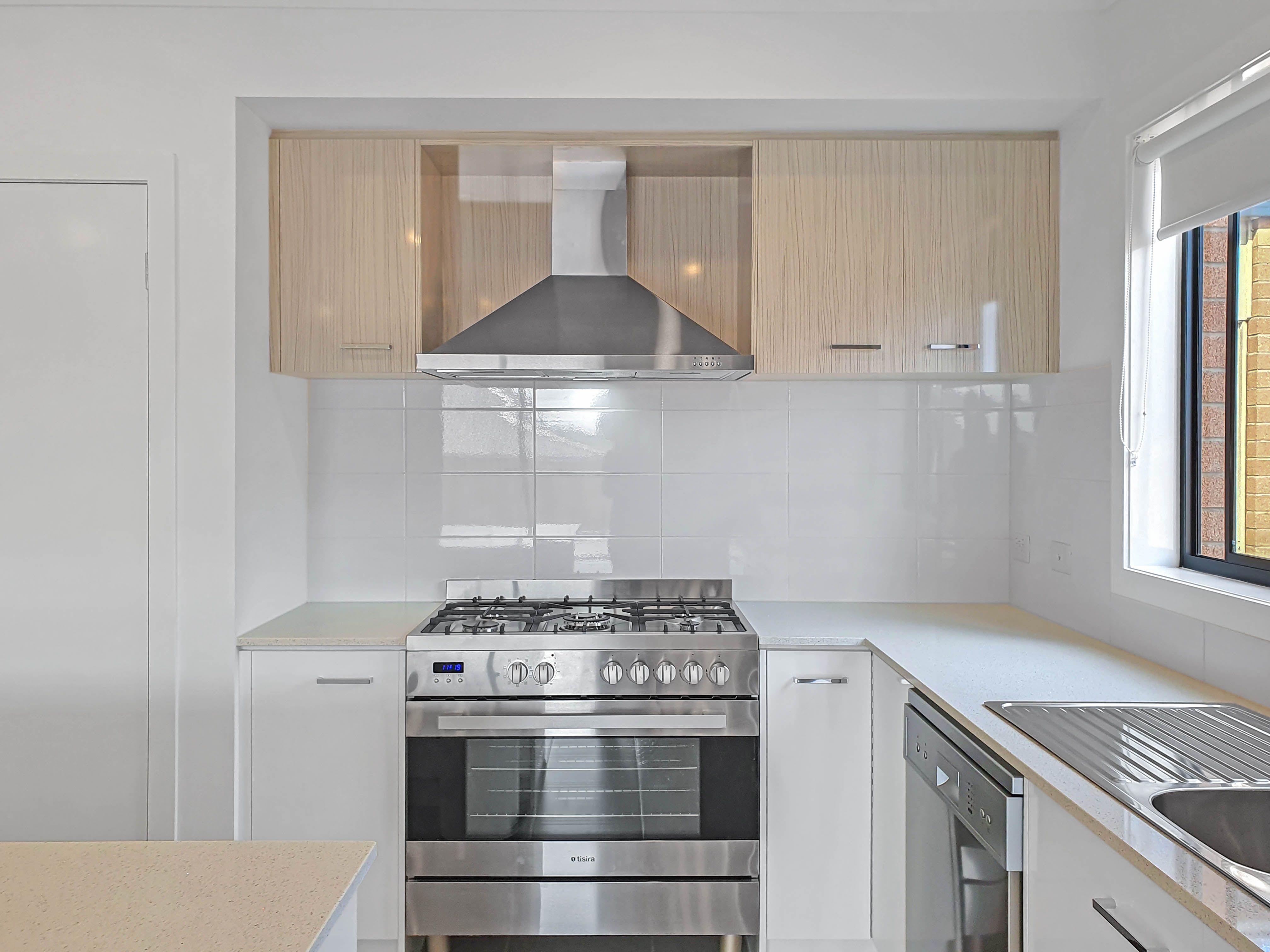 Prop-GPT: House: VIC Charlemont, VIC 3217 Home For Rent