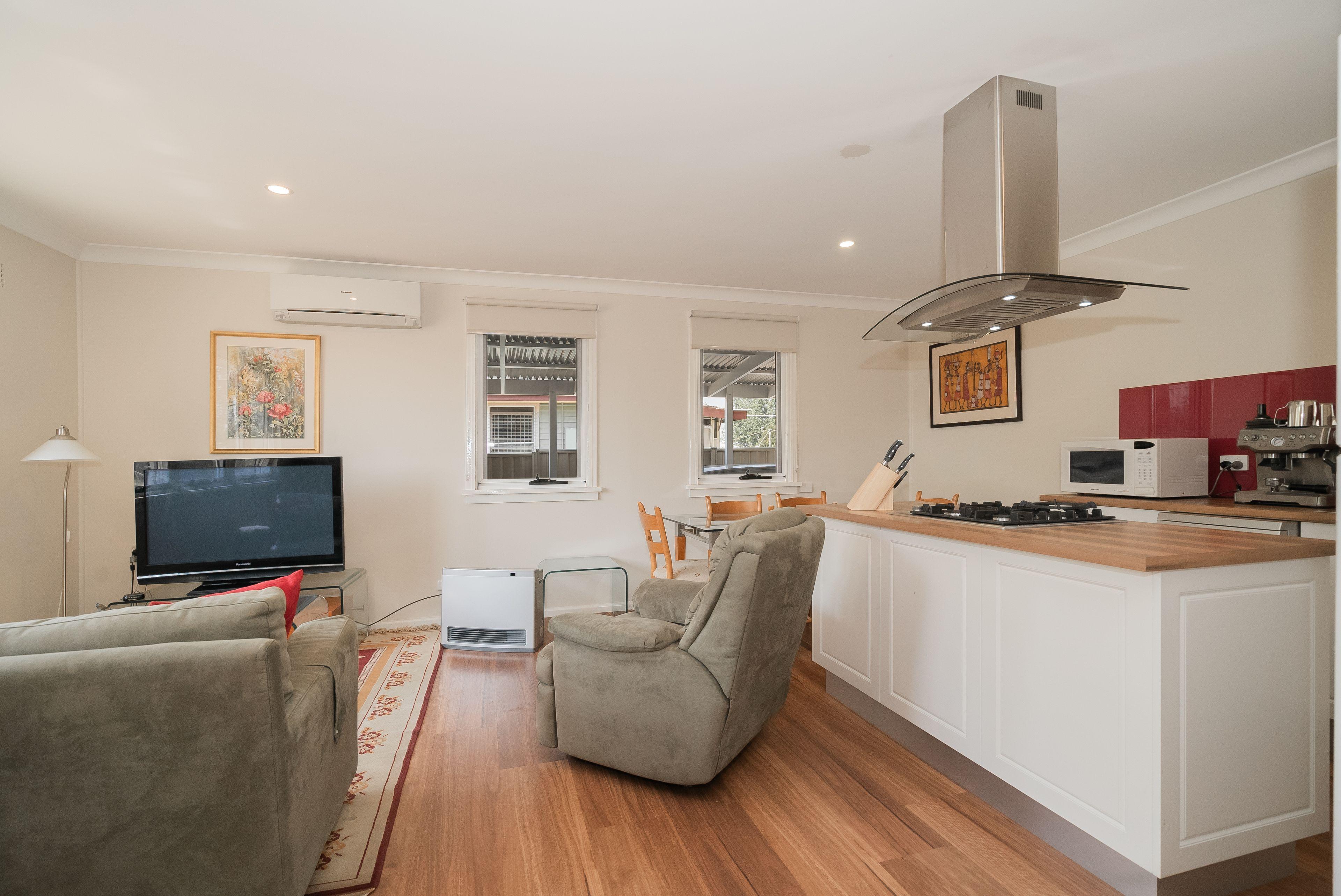 Prop-GPT: House: NSW East Armidale, NSW 2350 Home For Rent
