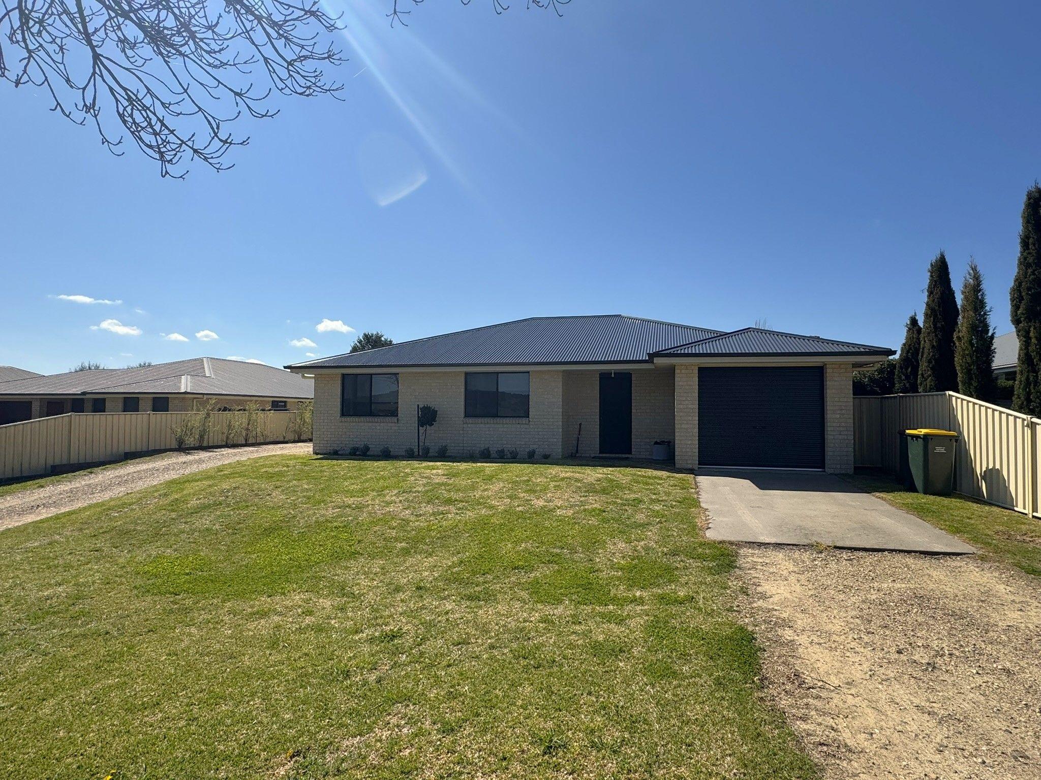 Prop-GPT: House: NSW Glen Innes, NSW 2370 Home For Rent