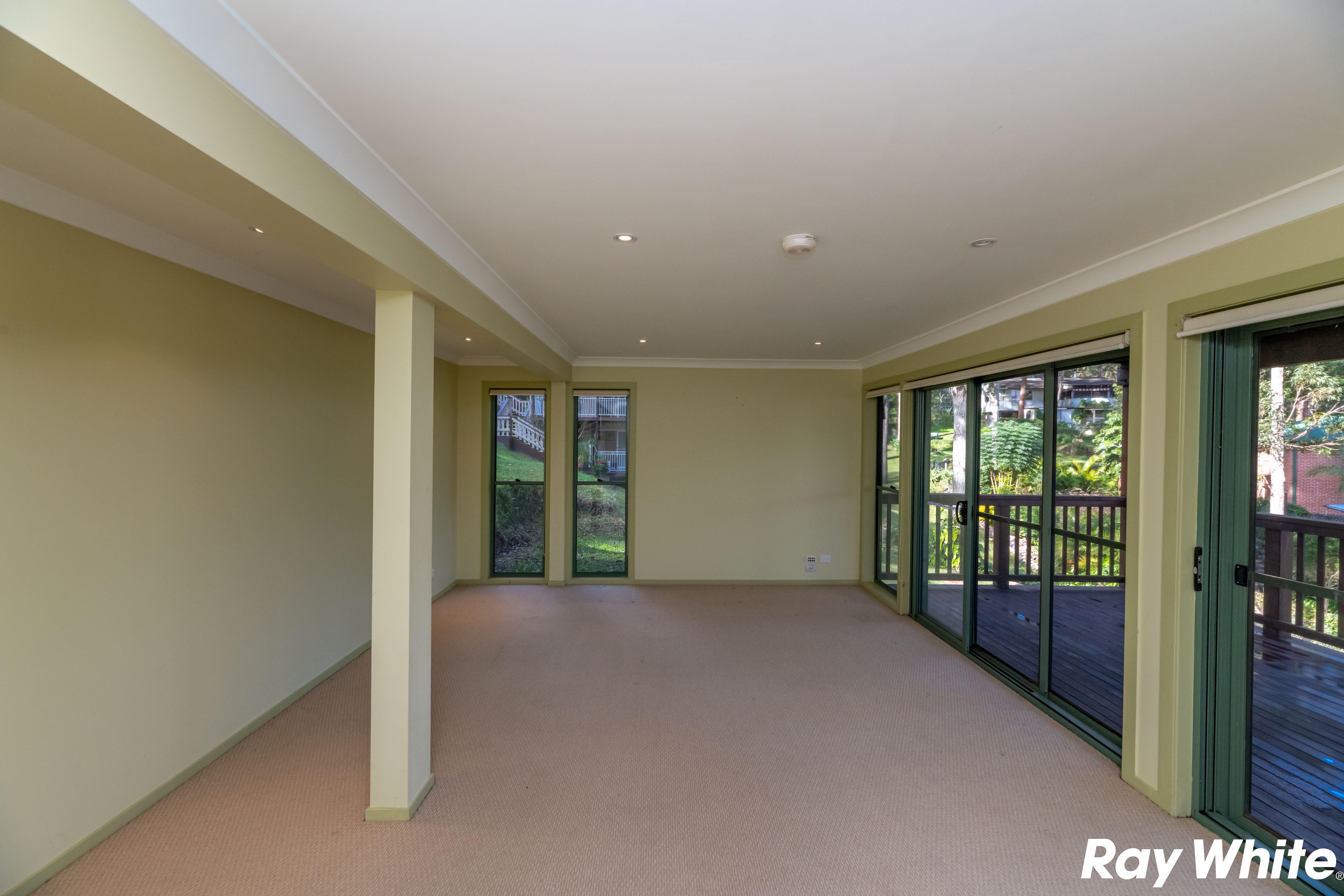 IDYLLIC  PLACE TO CALL HOME IN TARBUCK BAY