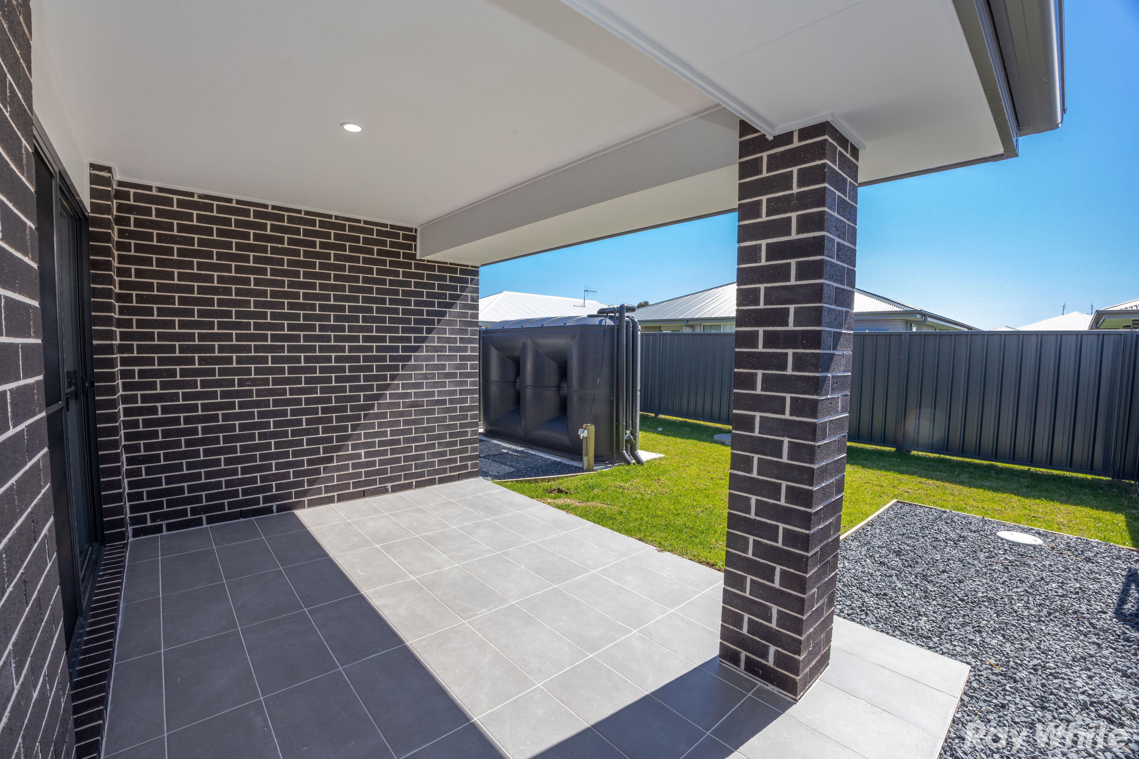 BRAND NEW 4 BEDROOM DUPLEX!!