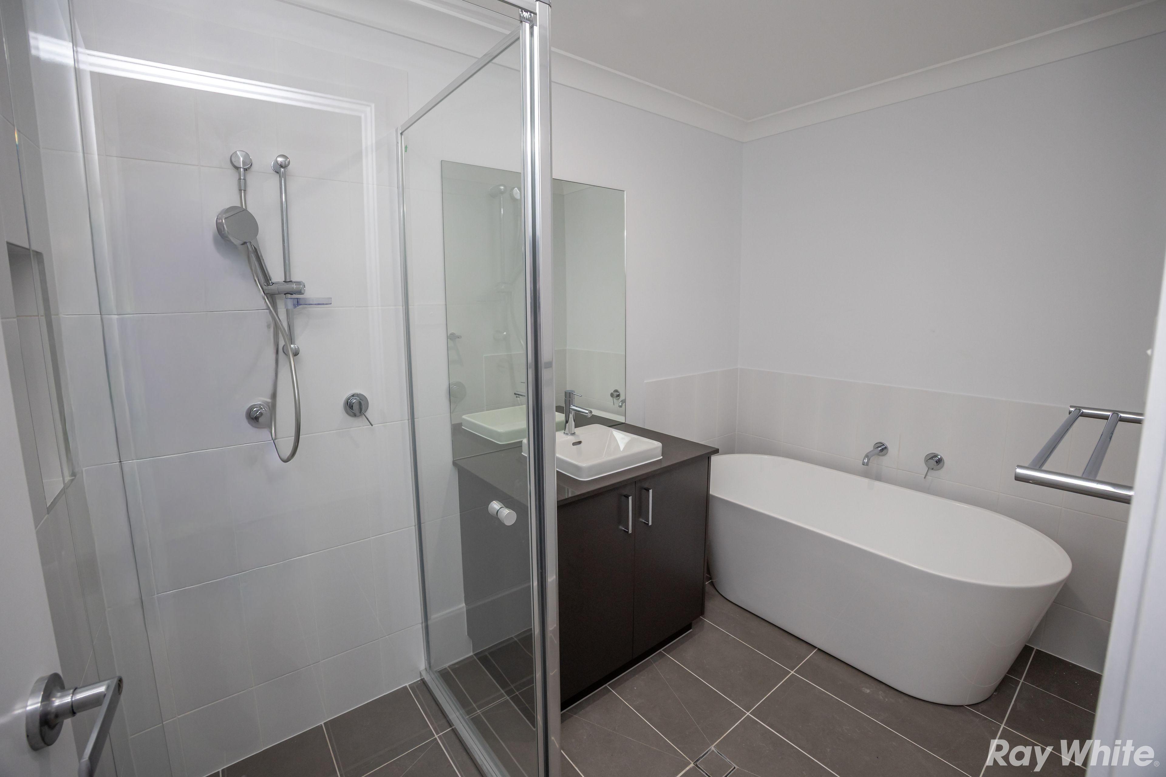 BRAND NEW 4 BEDROOM DUPLEX!!