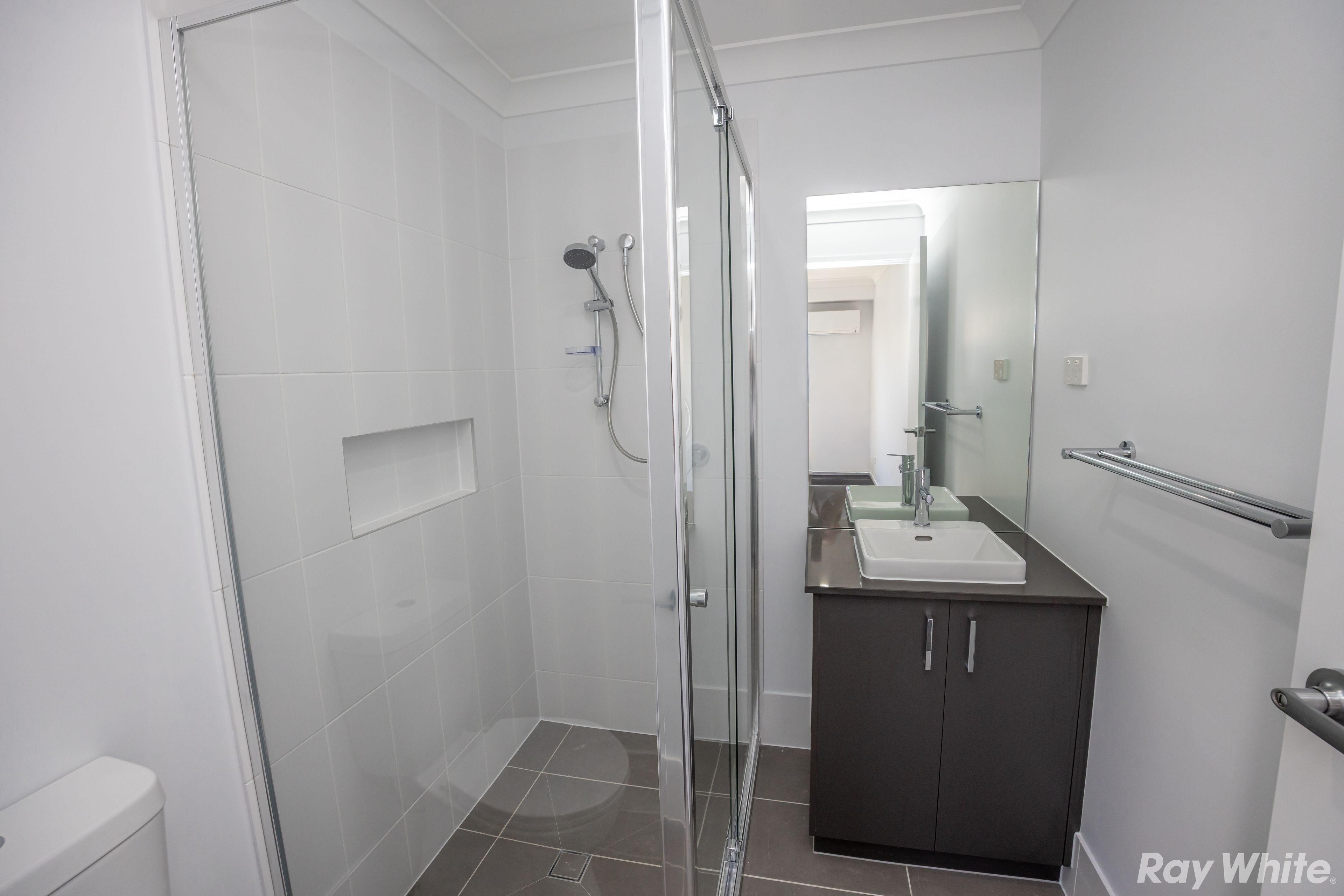 BRAND NEW 4 BEDROOM DUPLEX!!