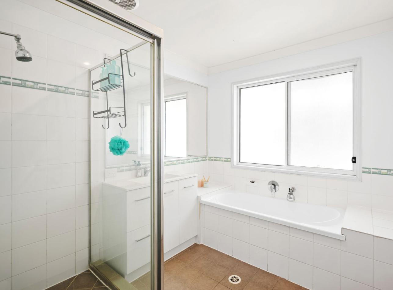 SPACIOUS FAMILY HOME WITH MULTIPLE LIVING AREAS