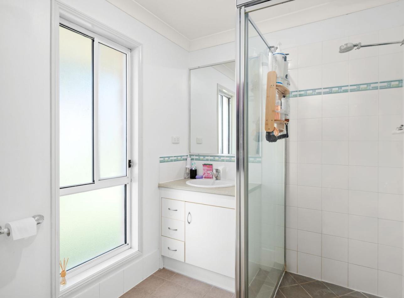 SPACIOUS FAMILY HOME WITH MULTIPLE LIVING AREAS