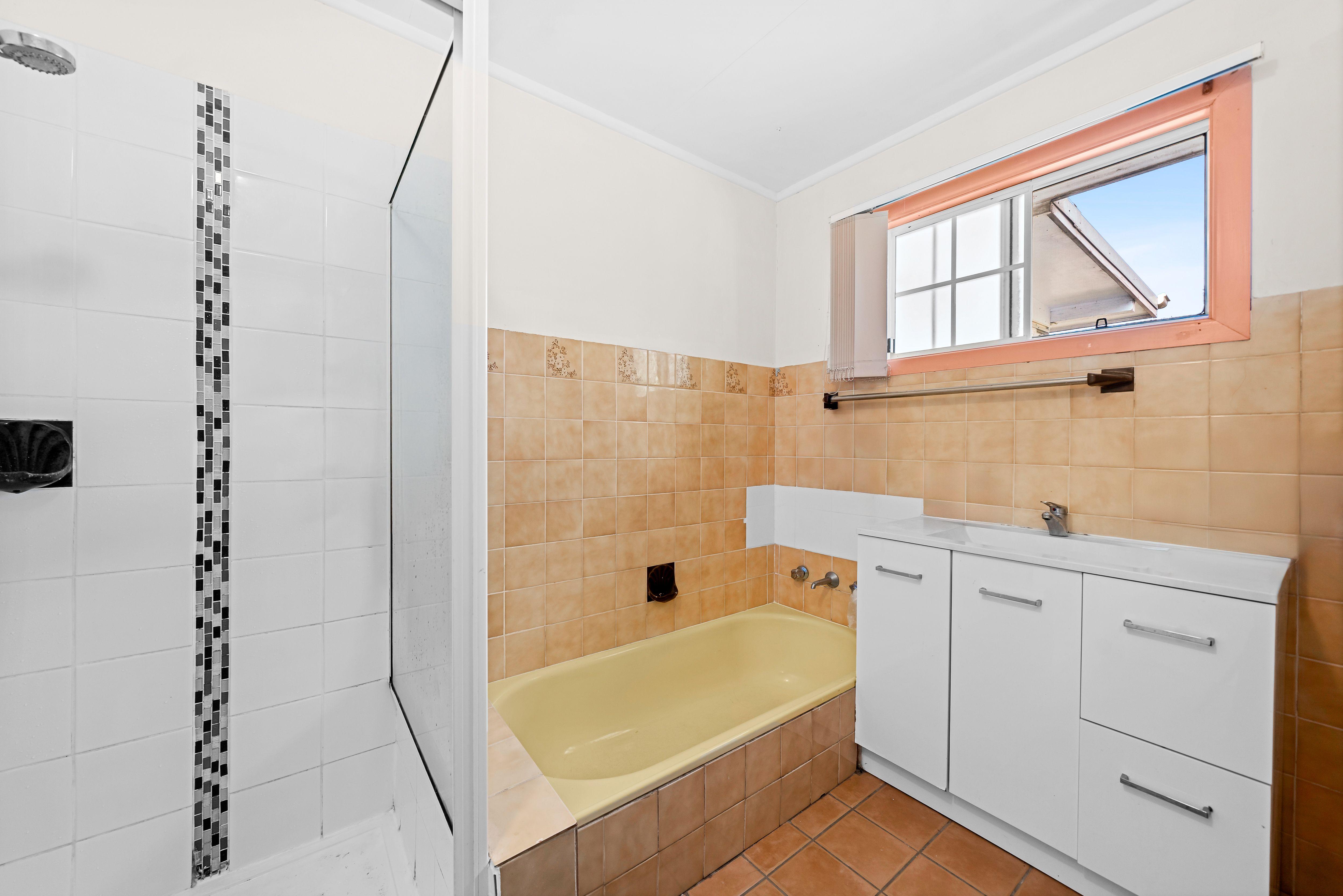 Highset home in Great Location