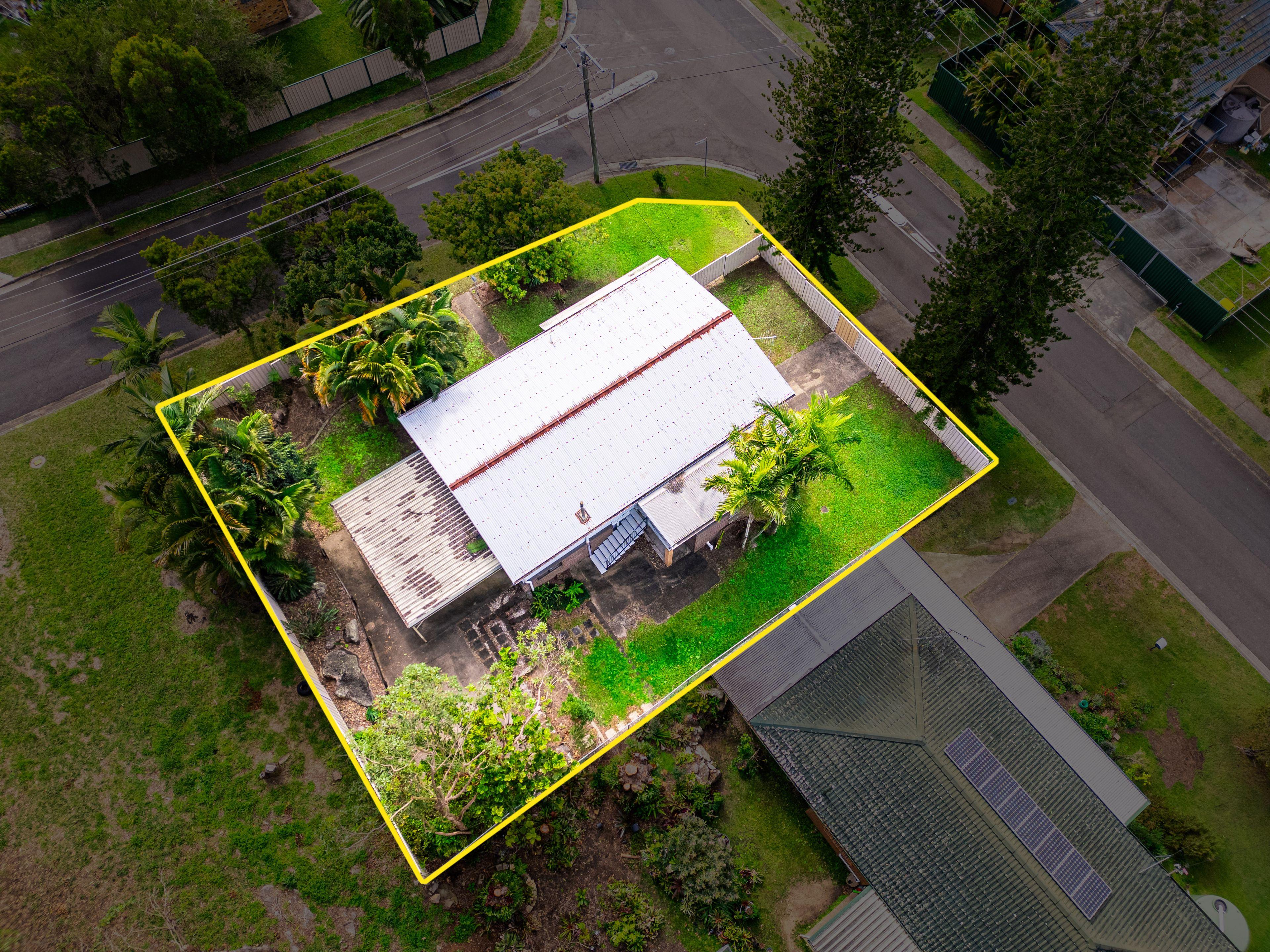 Highset home in Great Location