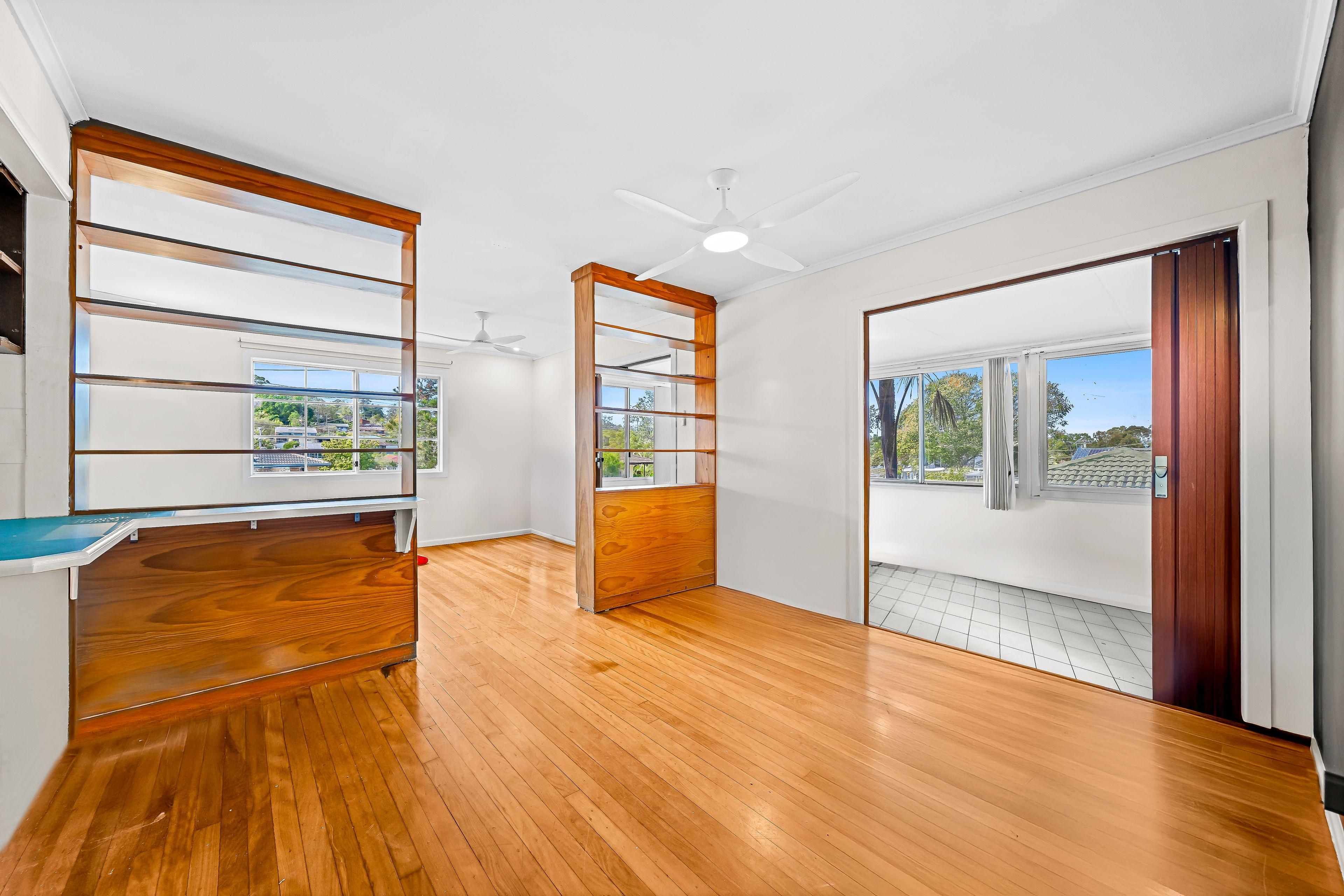Highset home in Great Location