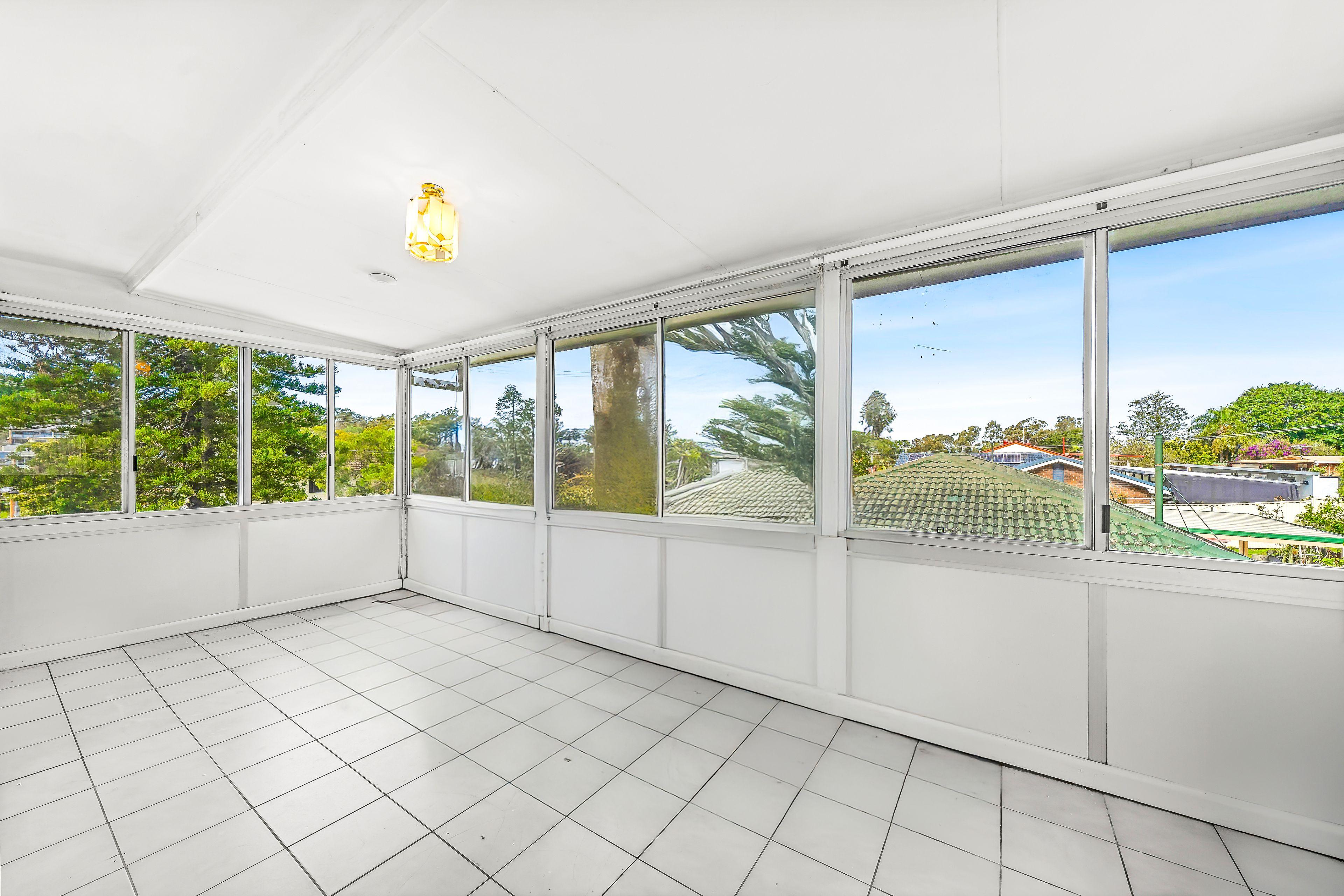 Highset home in Great Location