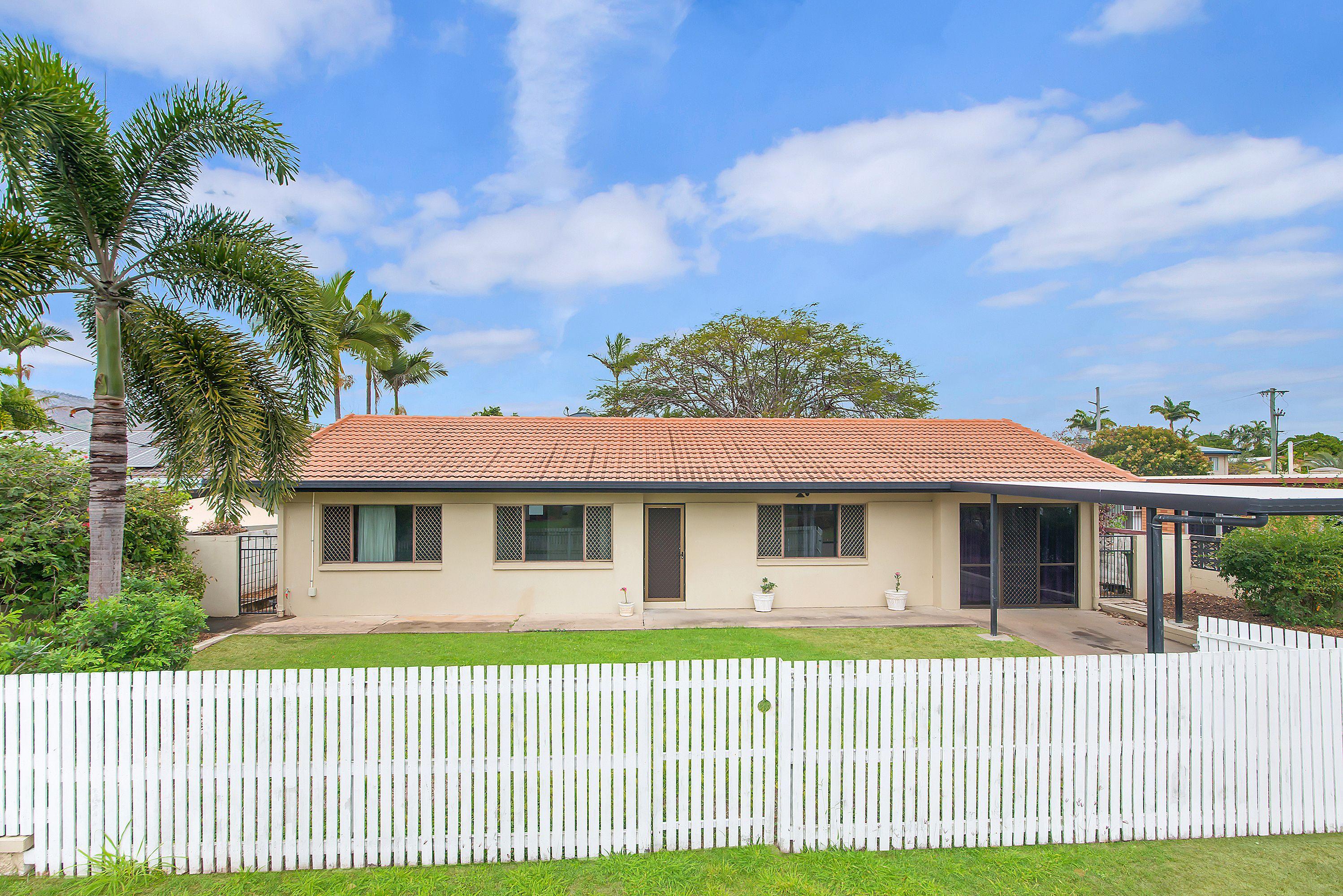 Prop-GPT: House: QLD Cranbrook, QLD 4814 Home For Rent