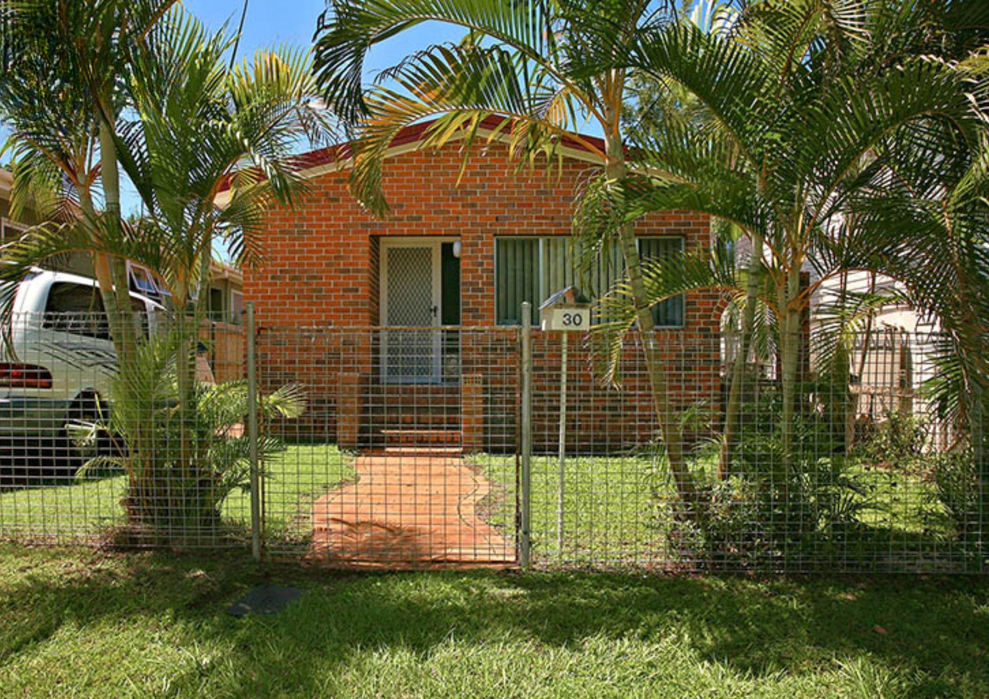 5 minute walk to the beach! Your new home at Woody Point