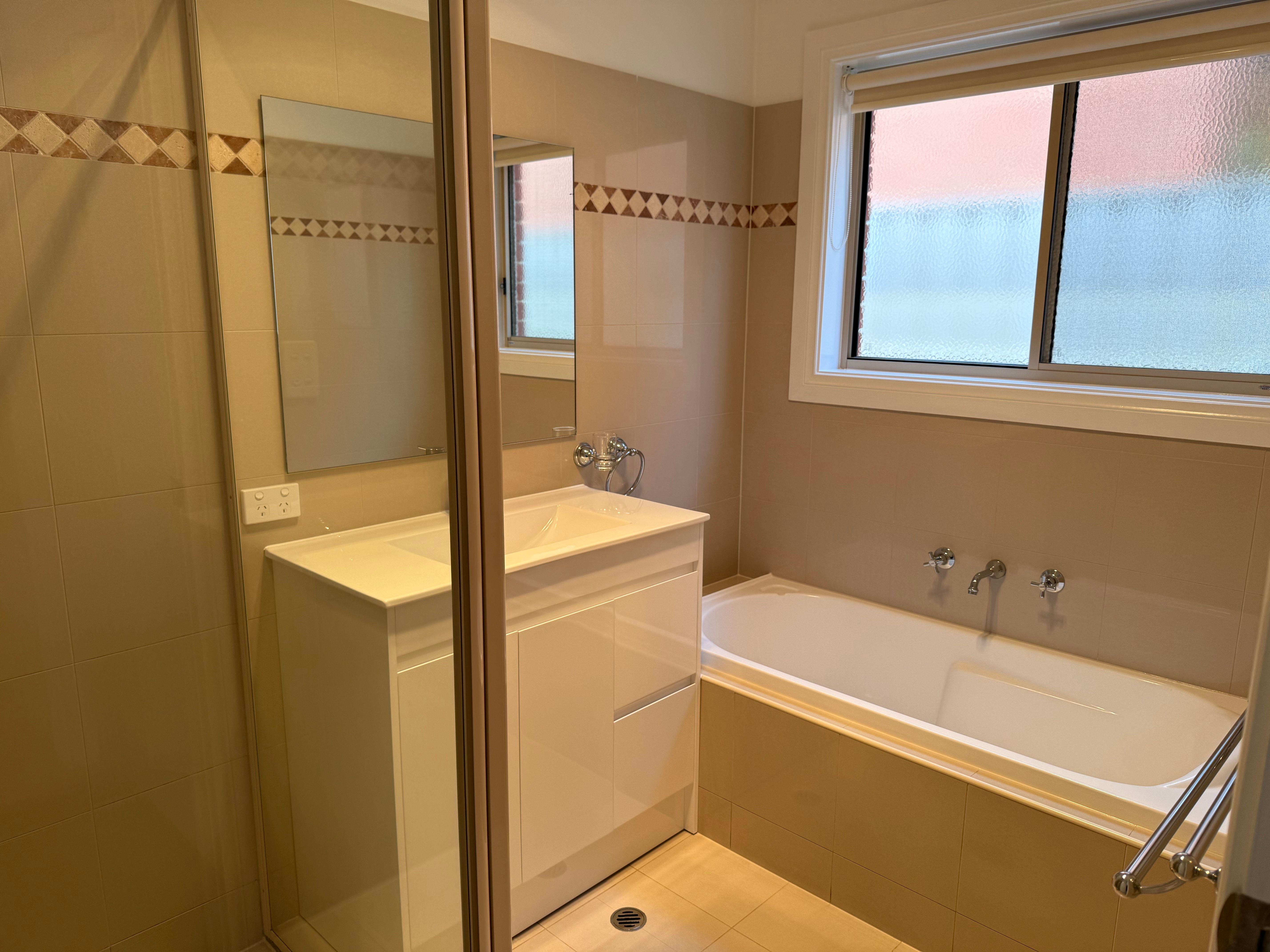 IMMACULATE FAMILY HOUSE IN GREAT SUBURB