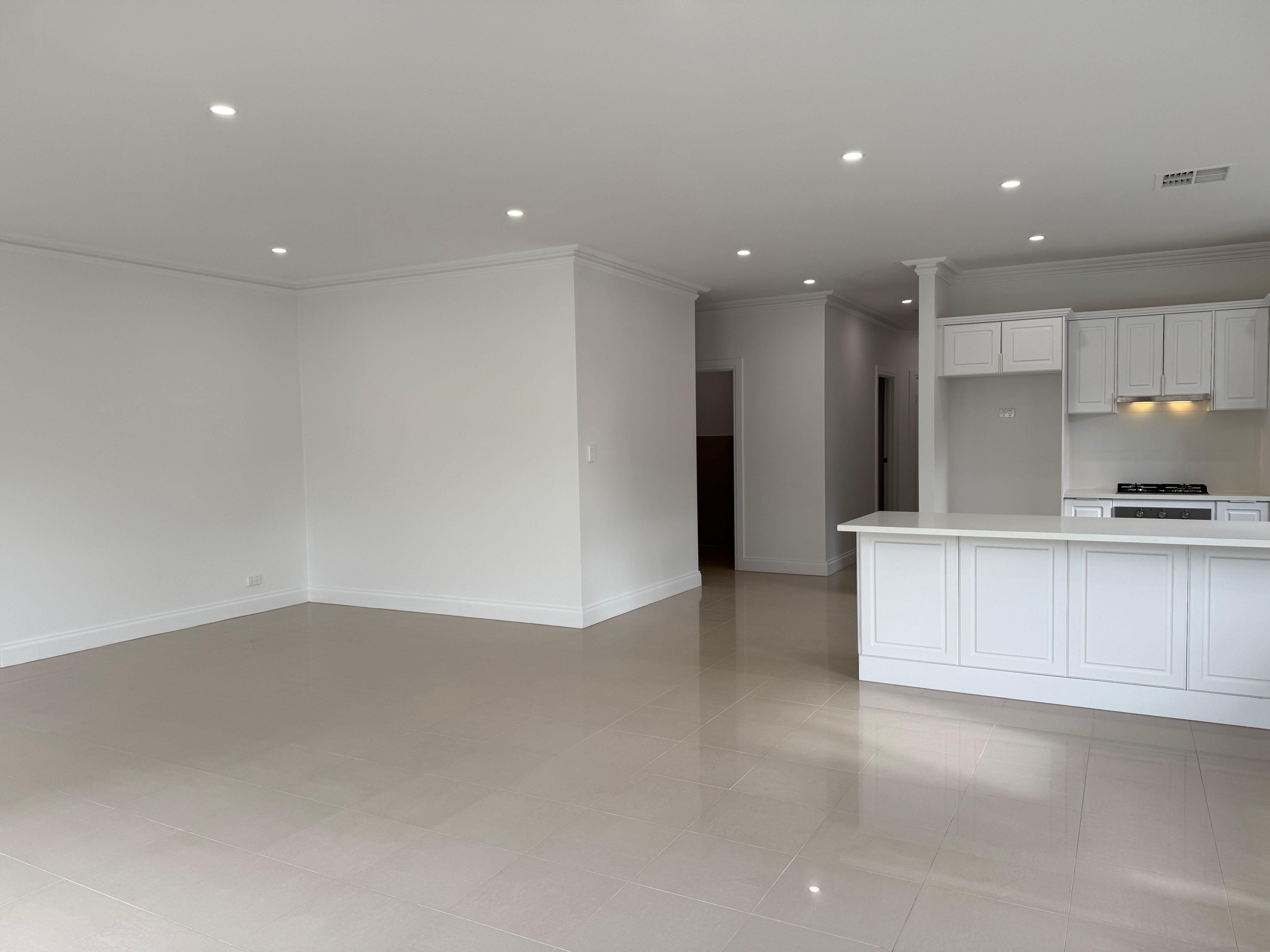 IMMACULATE FAMILY HOUSE IN GREAT SUBURB