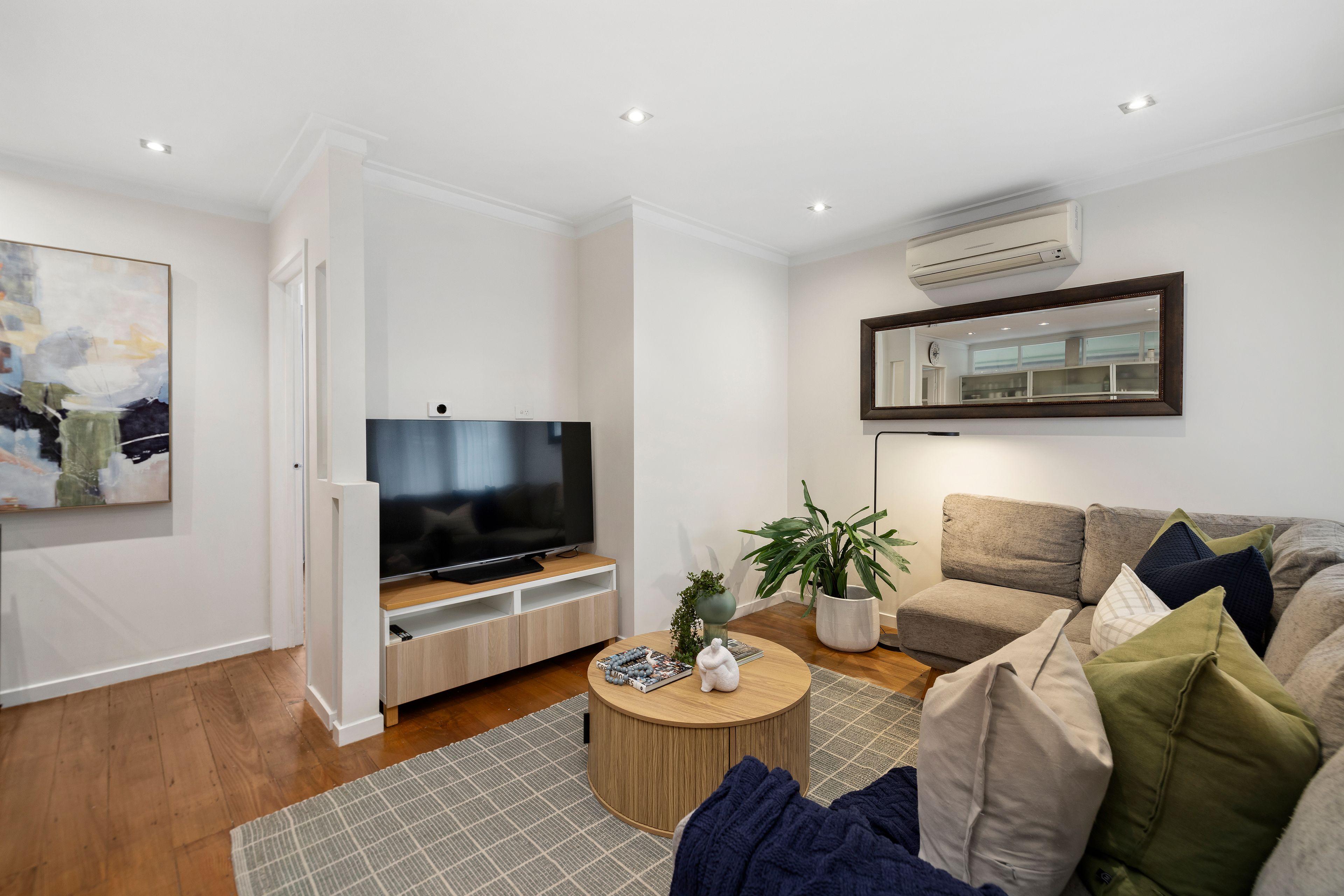 Prop-GPT: Apartment: VIC Mentone, VIC 3194 Home For Rent