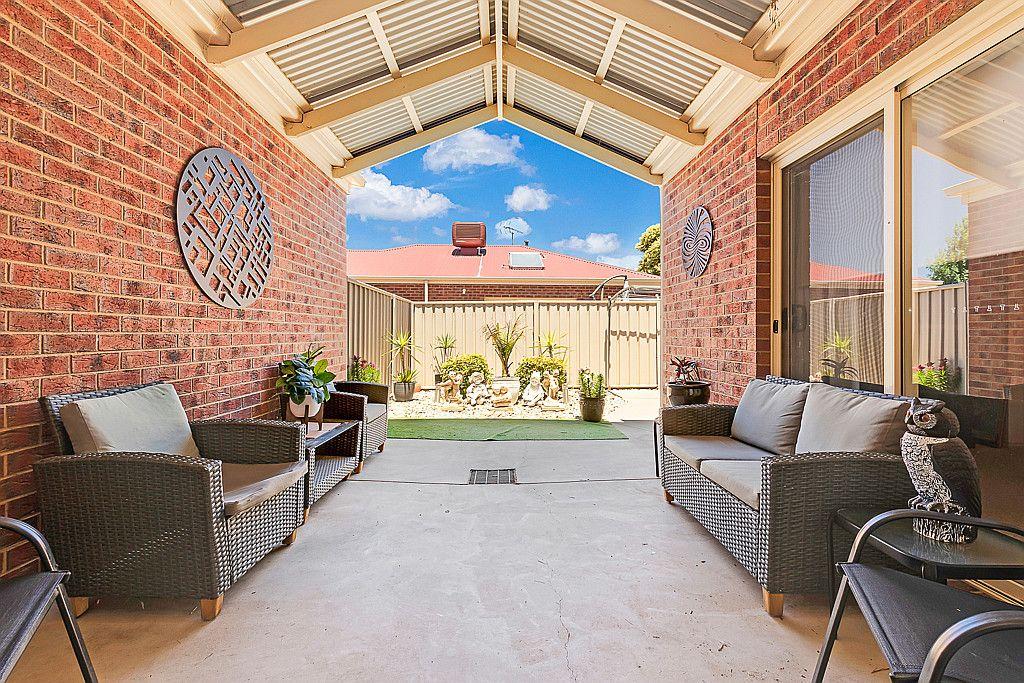 Open Plan Living with Private Courtyard