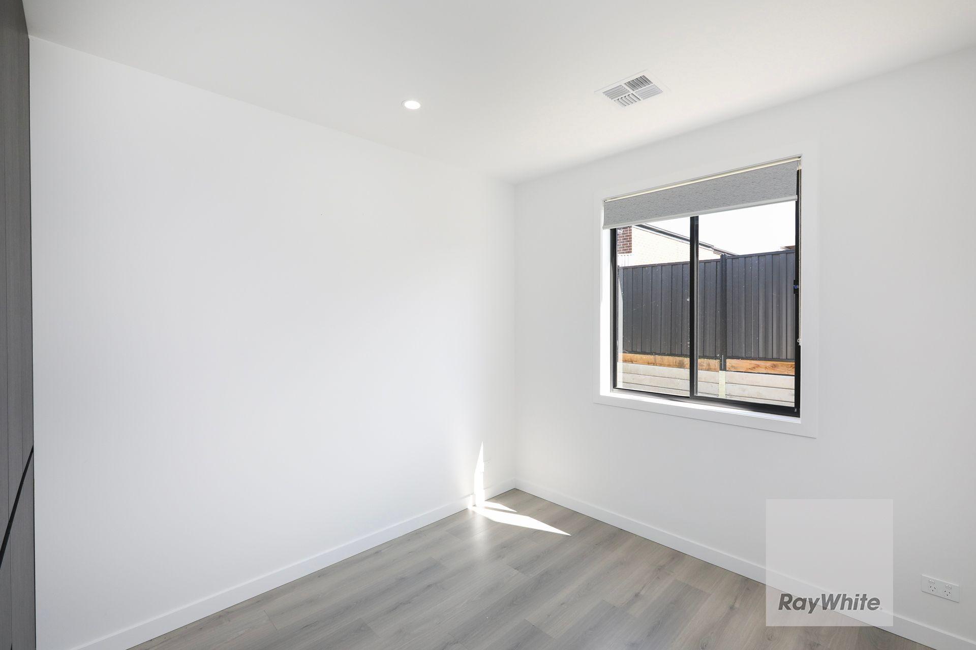 Luxury In Greenvale!