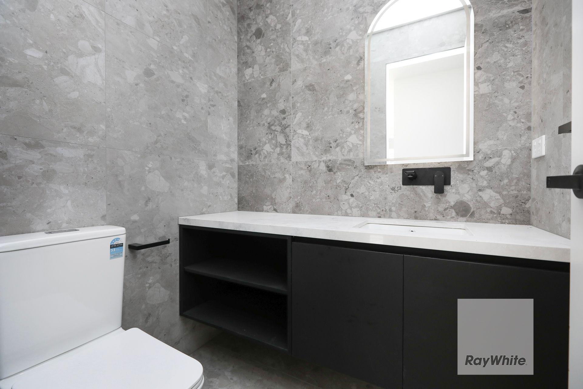 Luxury In Greenvale!