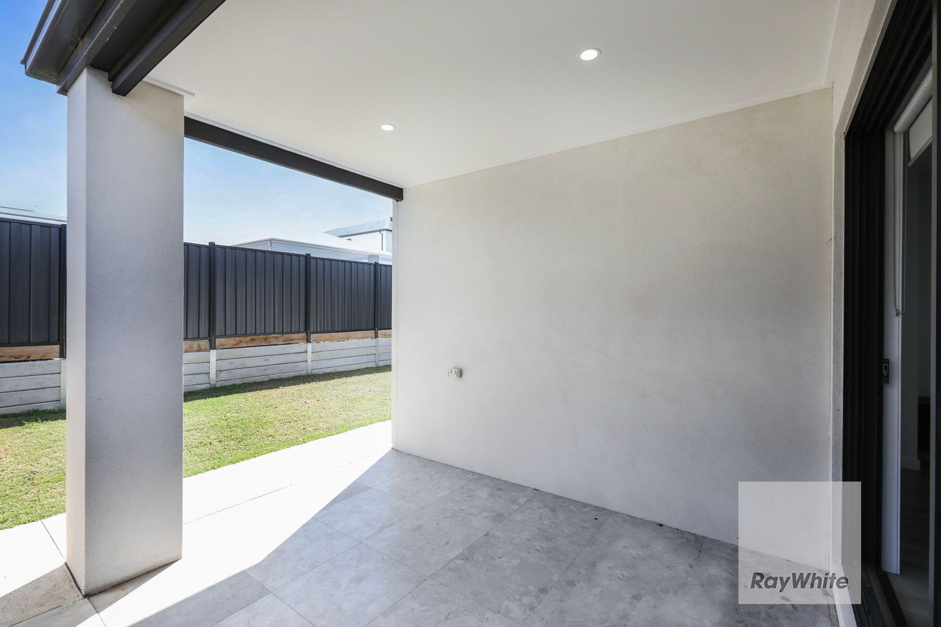 Luxury In Greenvale!