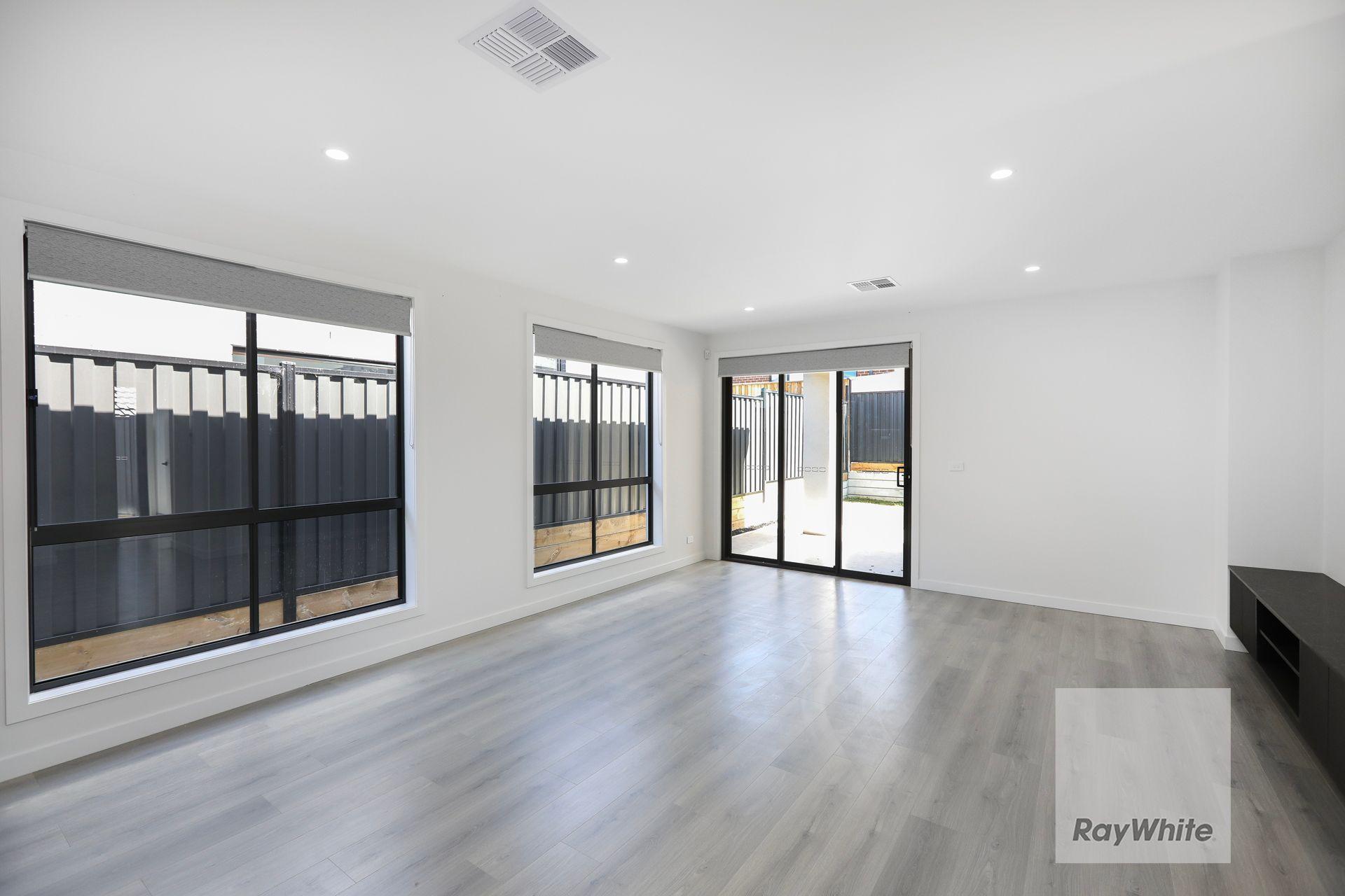 Luxury In Greenvale!