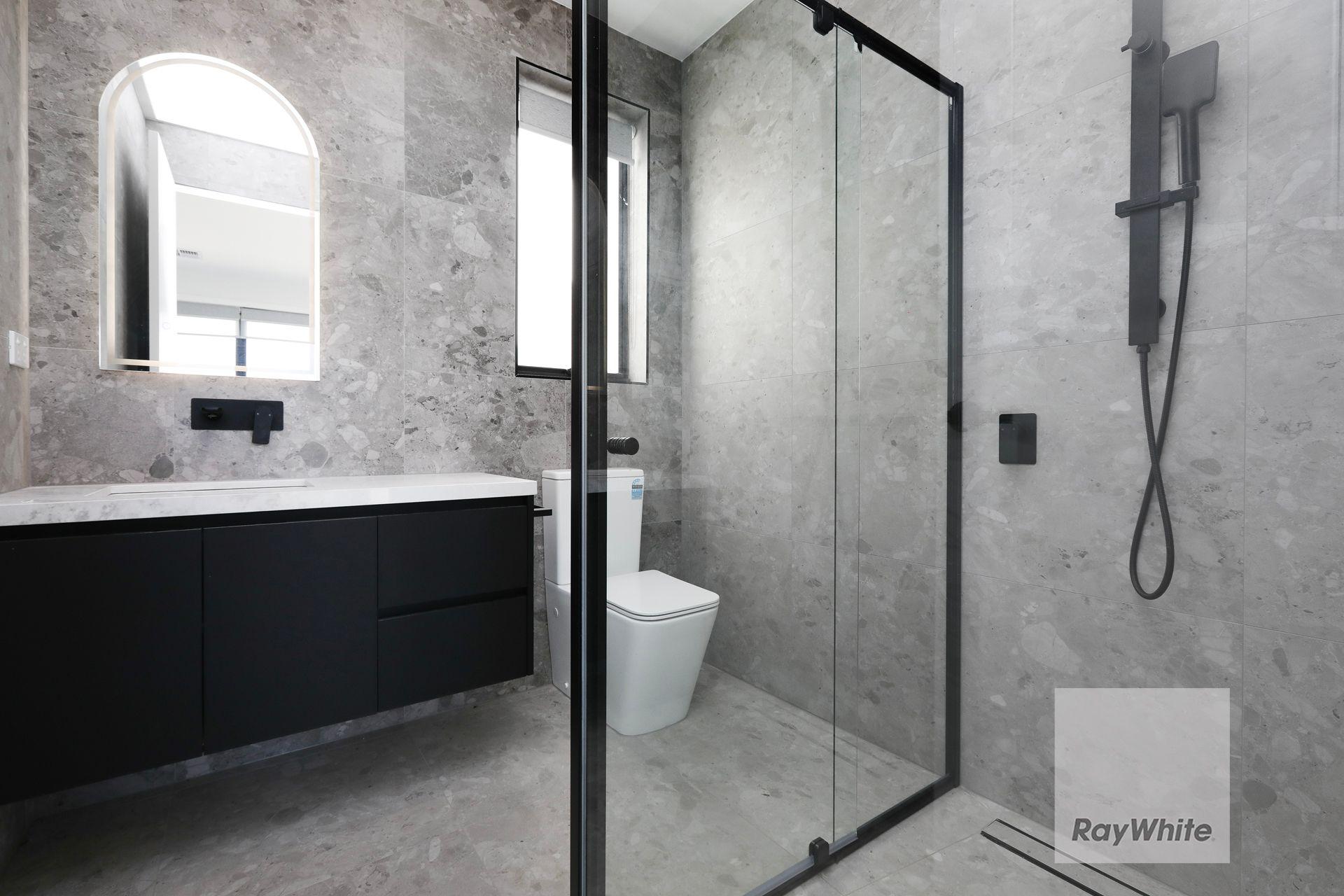 Luxury In Greenvale!