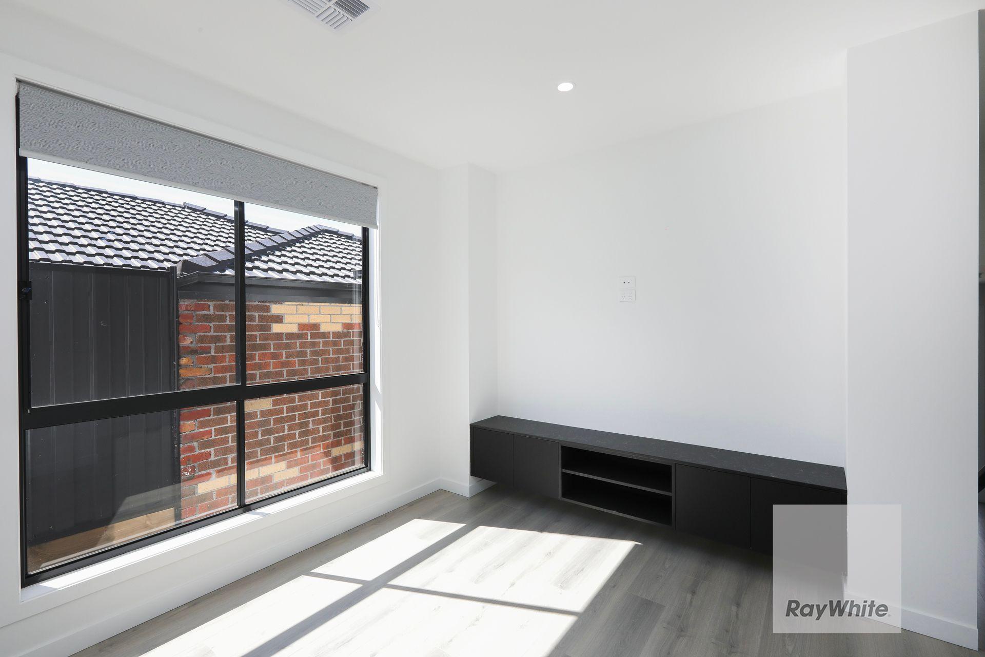 Luxury In Greenvale!