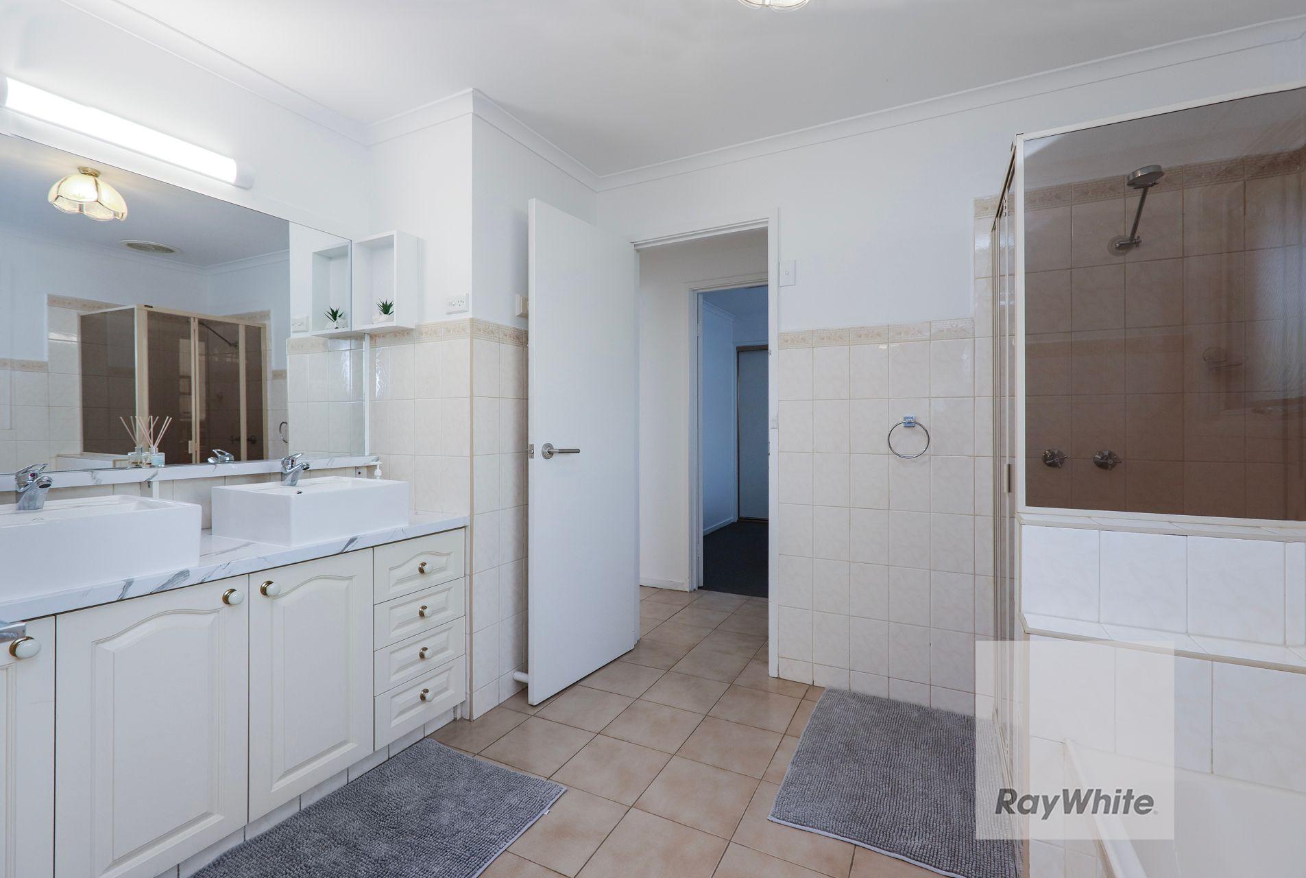 Location Perfect! (GARAGE NOT INCLUDED)