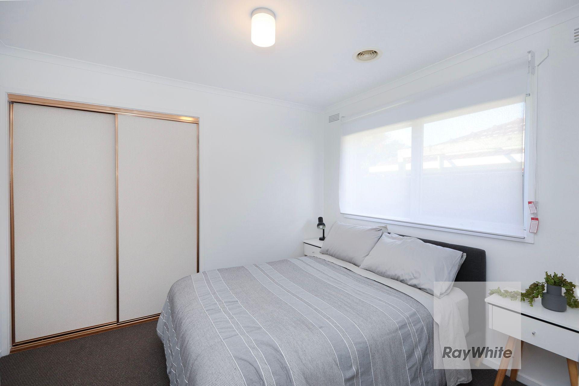 Location Perfect! (GARAGE NOT INCLUDED)