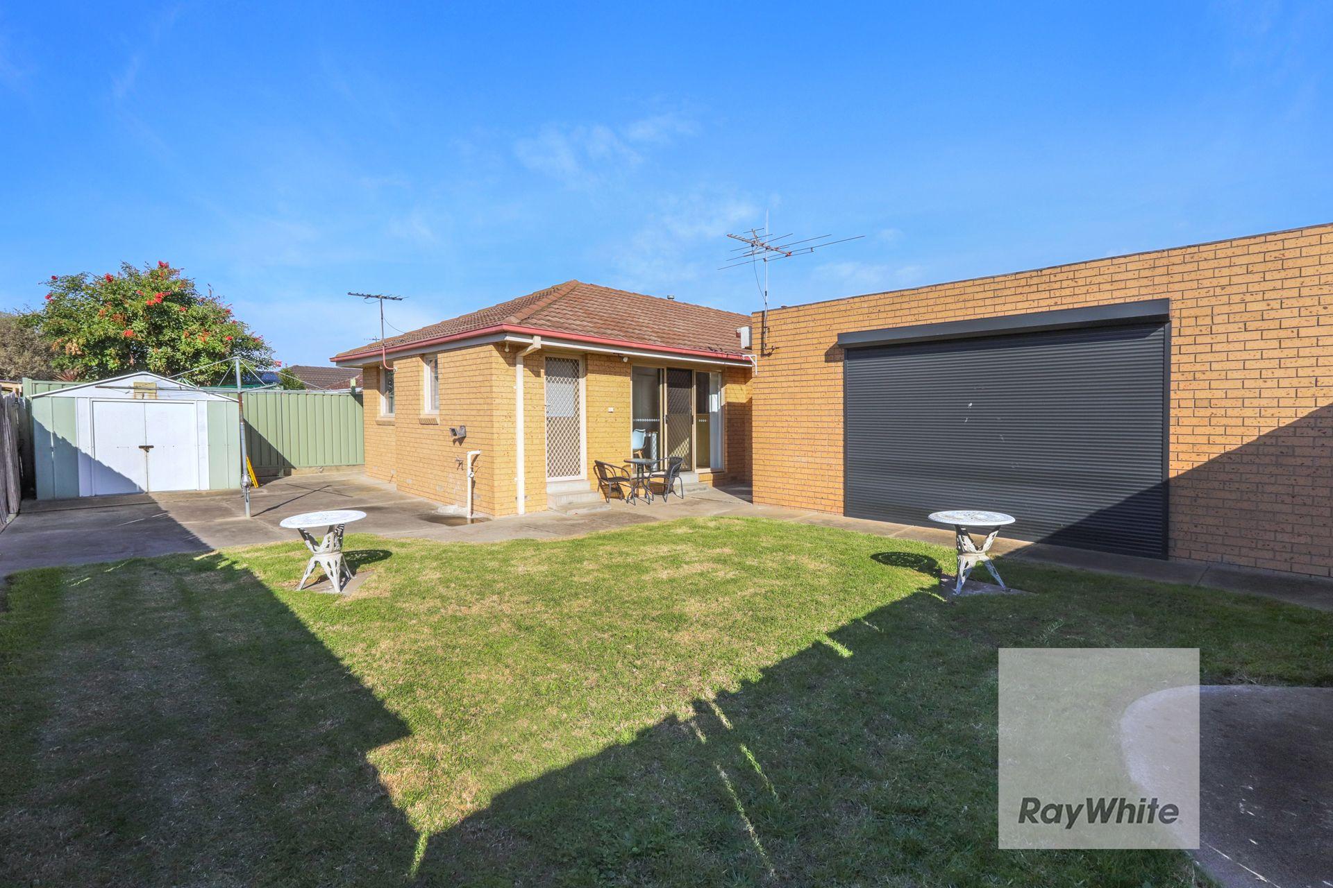 Location Perfect! (GARAGE NOT INCLUDED)