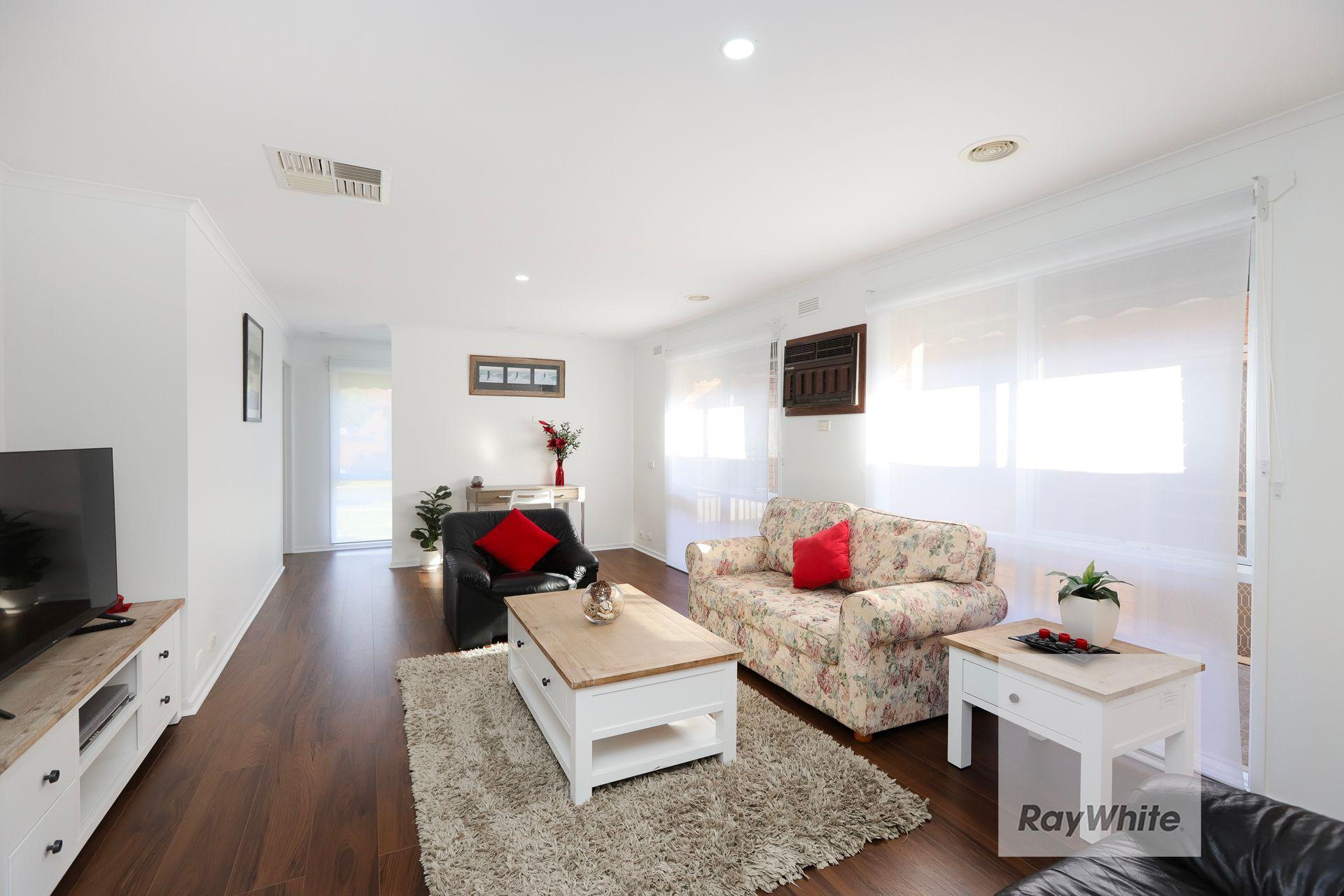 Location Perfect! (GARAGE NOT INCLUDED)