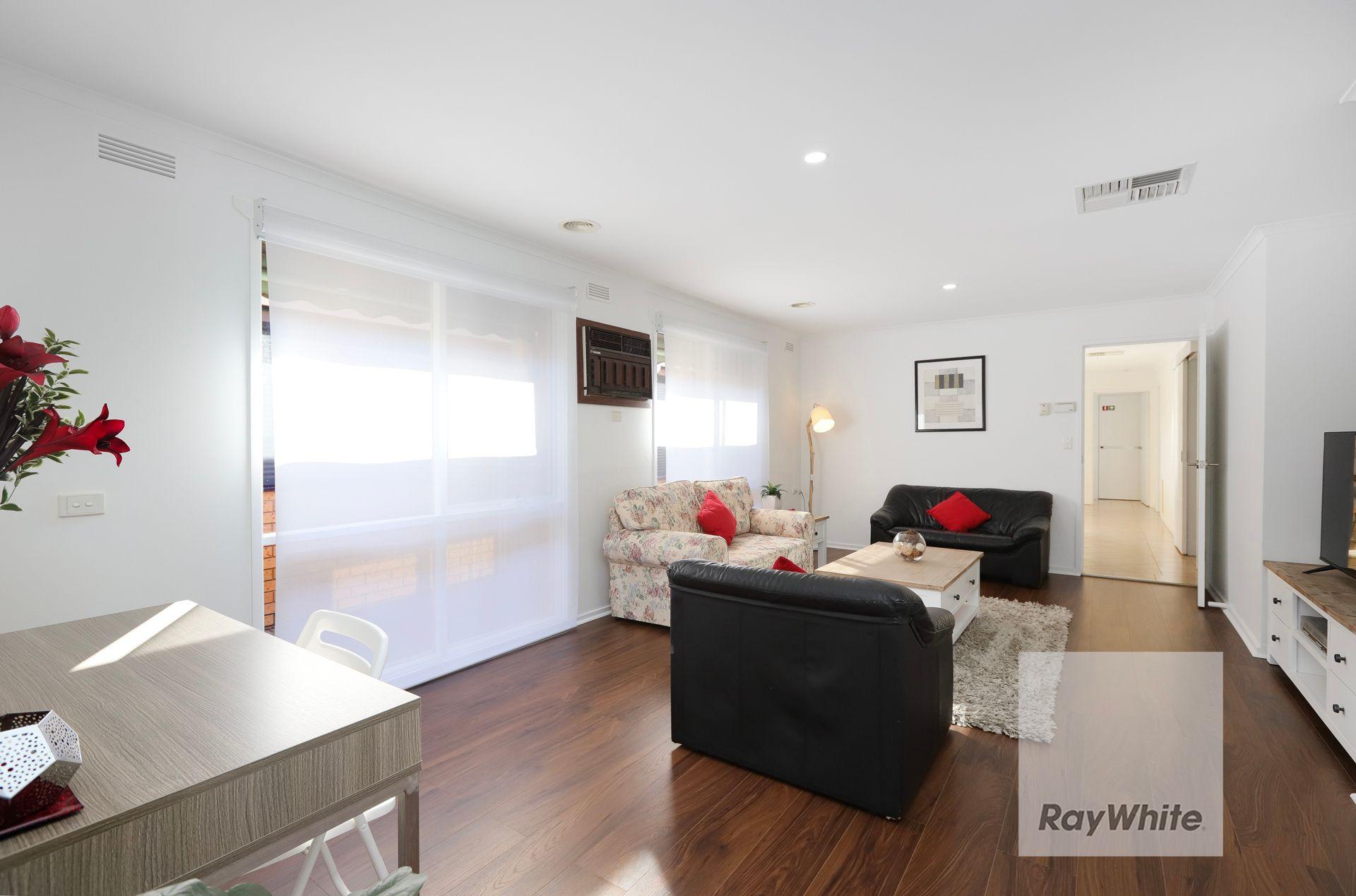 Location Perfect! (GARAGE NOT INCLUDED)