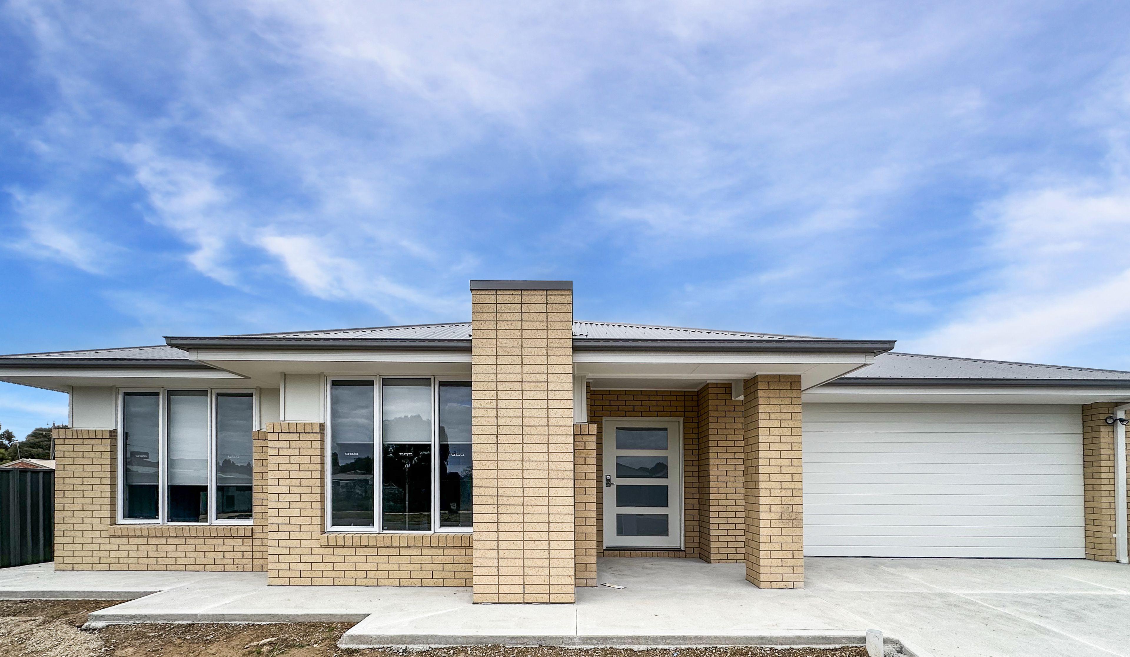 Prop-GPT: House: VIC Benalla, VIC 3672 Home For Rent