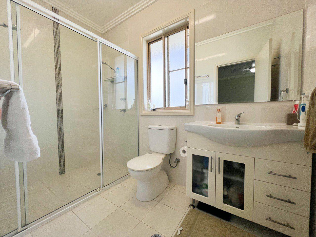 Ray White Parkes
