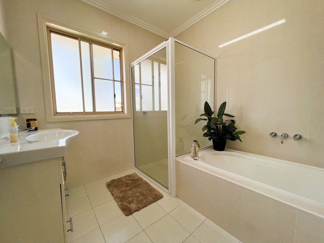 Ray White Parkes