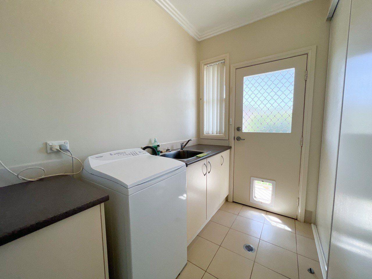 Ray White Parkes