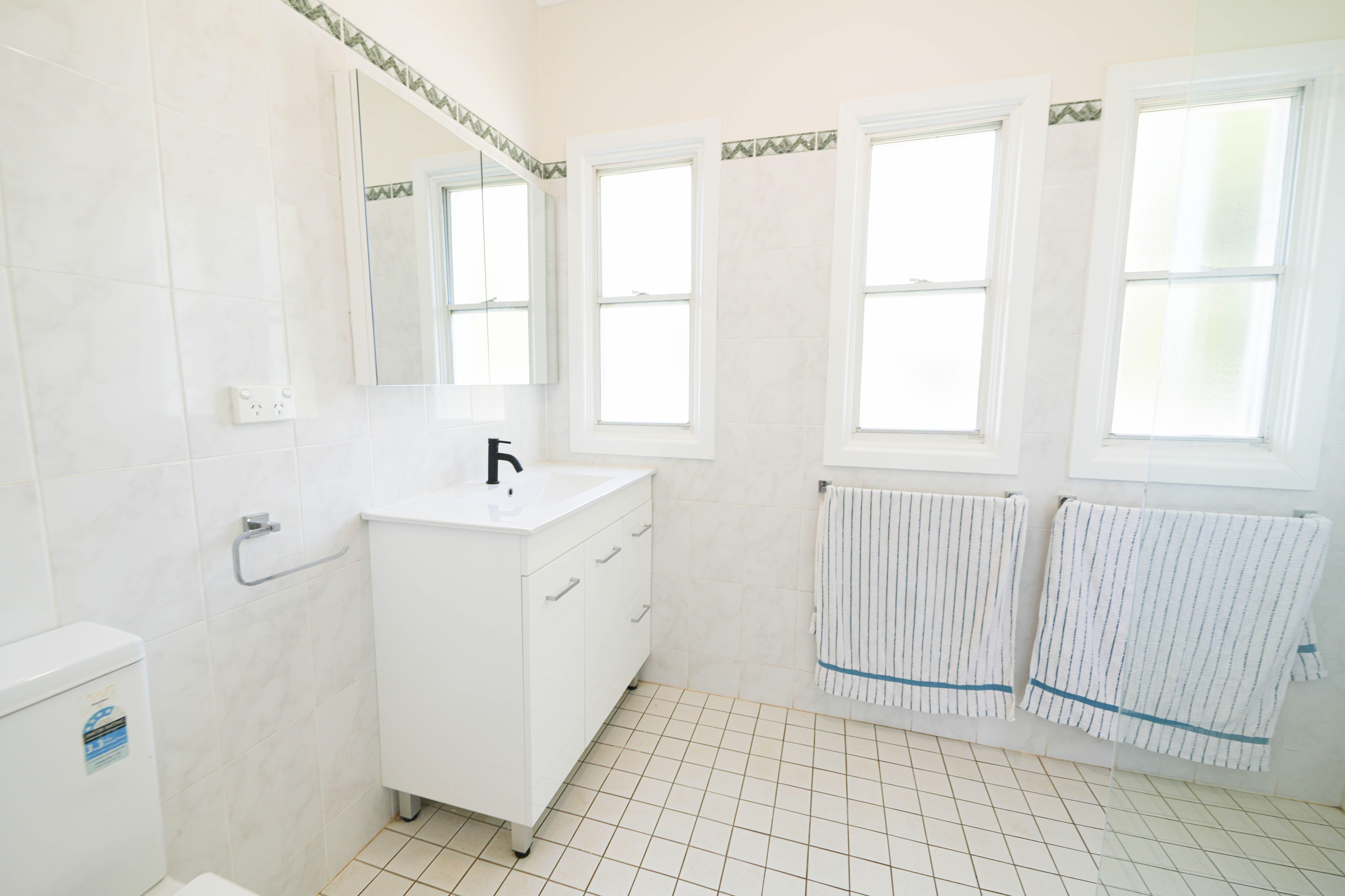 Ray White Forbes - 68511411