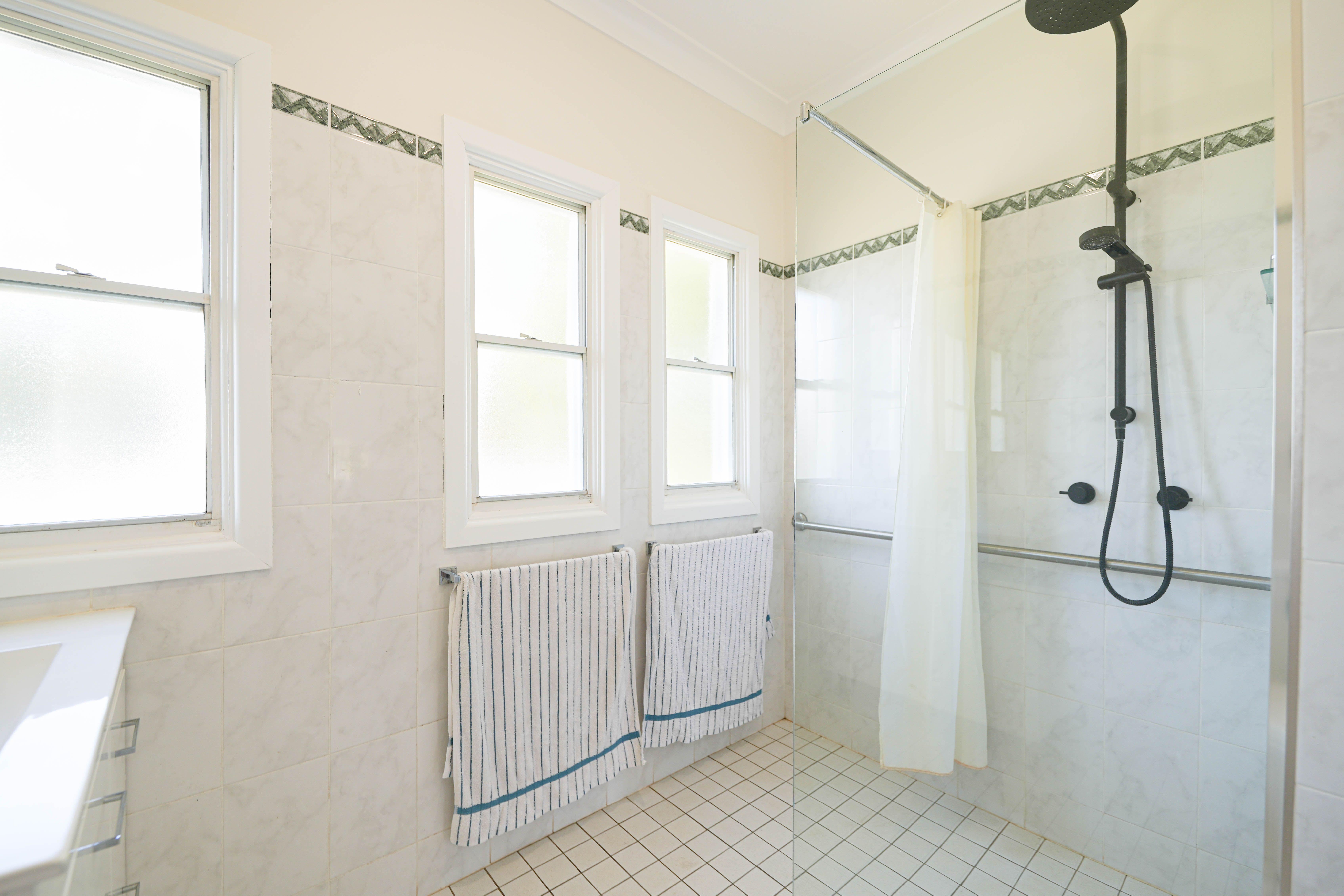 Ray White Forbes - 68511411